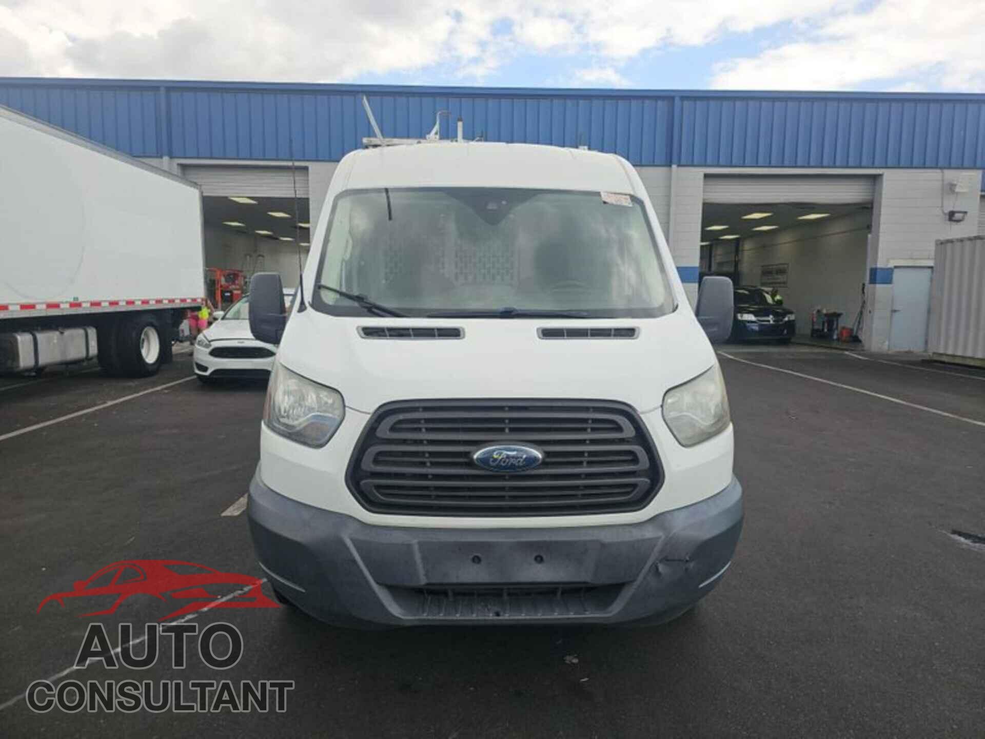 FORD TRANSIT 2018 - 1FTYR2CM2JKA09355