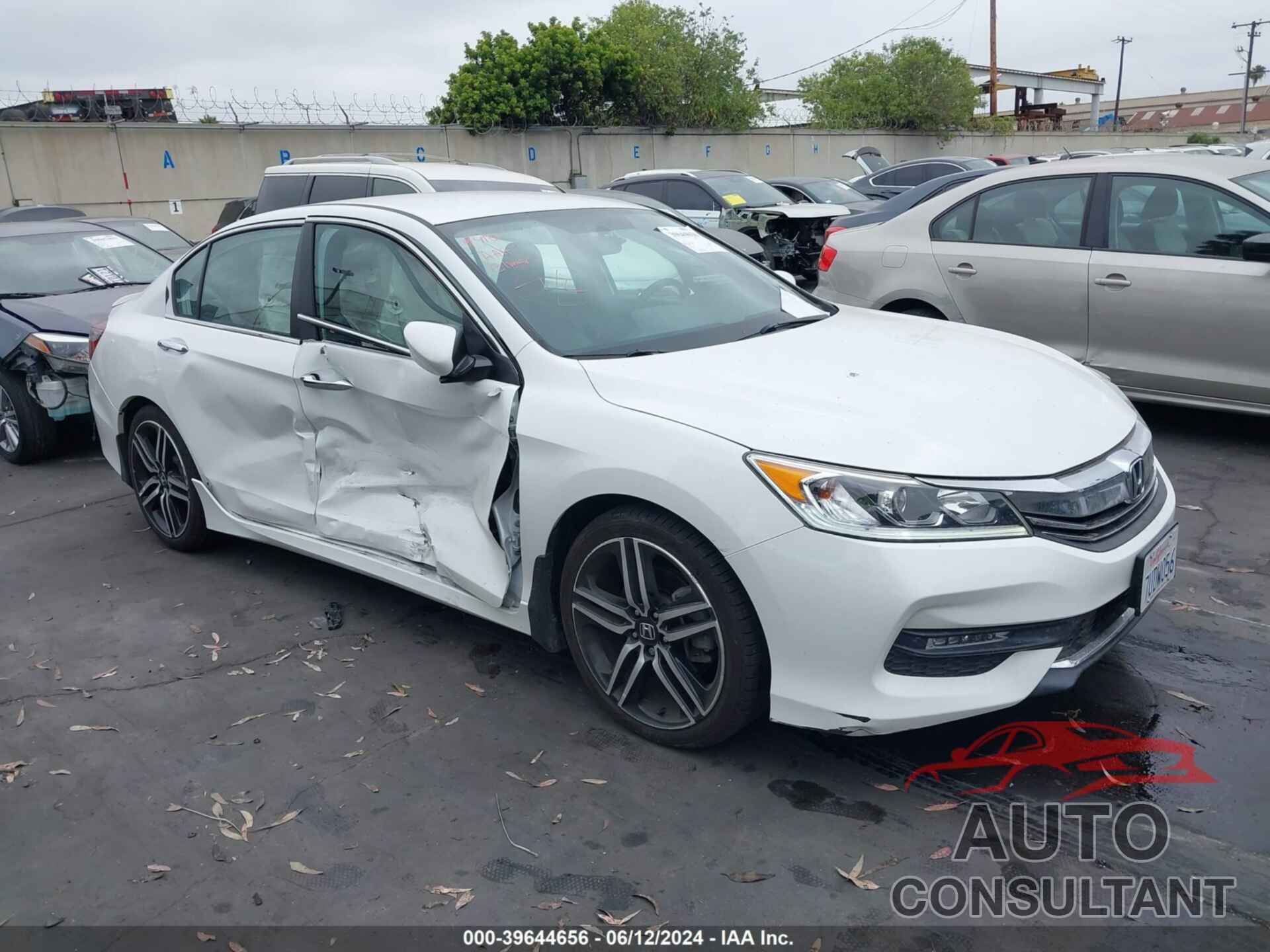 HONDA ACCORD 2017 - 1HGCR2F50HA061440