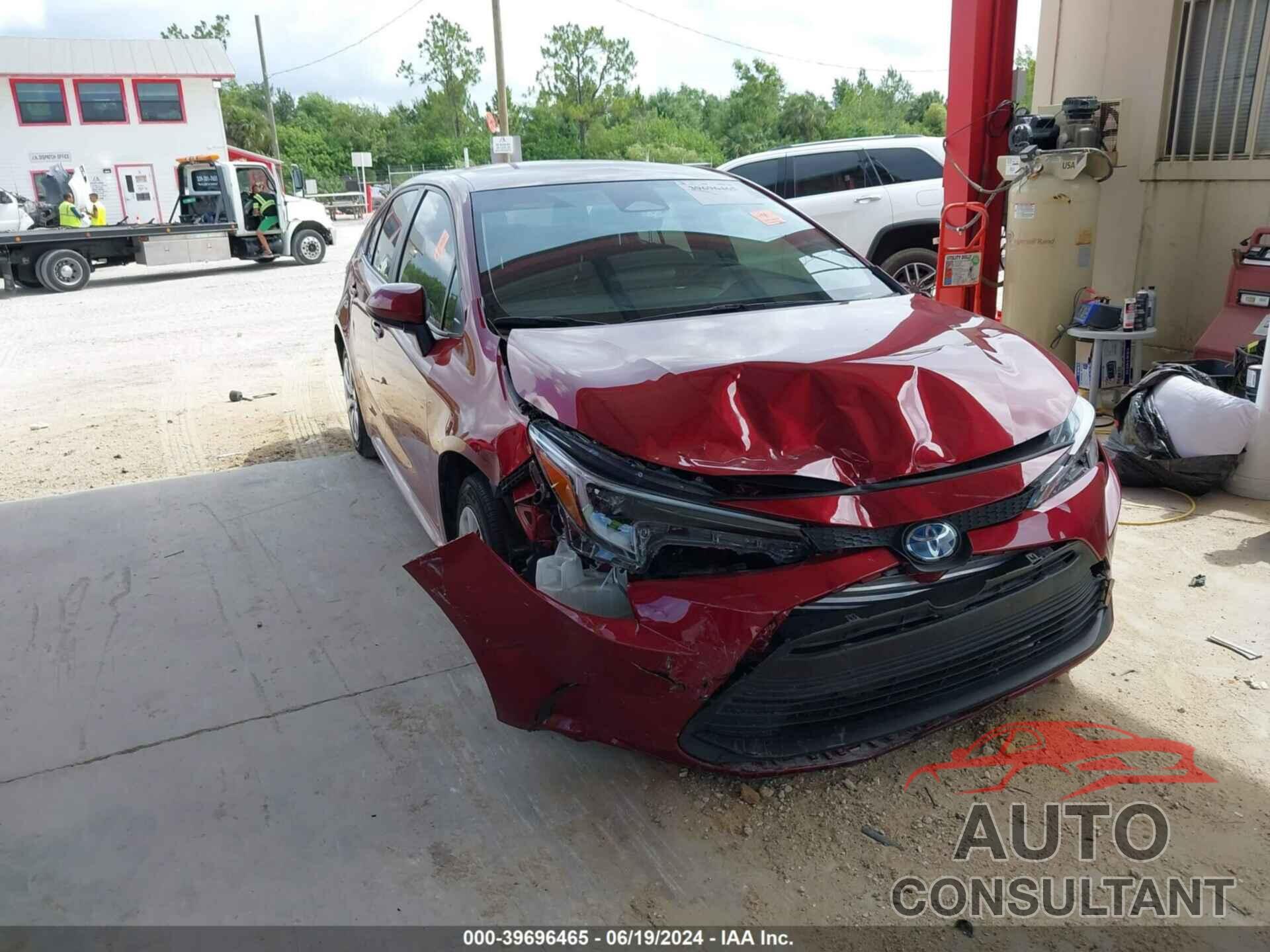 TOYOTA COROLLA 2023 - JTDBCMFE2PJ004453