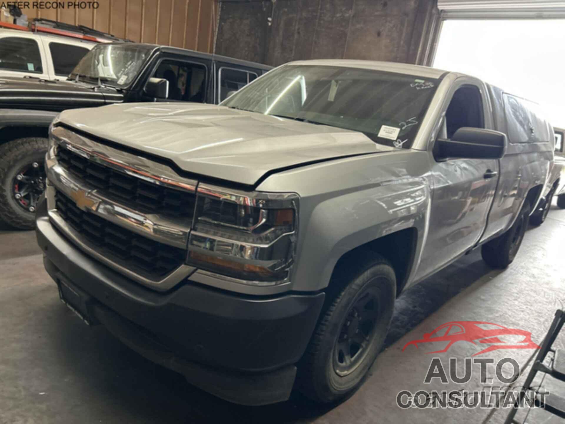 CHEVROLET SILVERADO 1500 2018 - 1GCNCNEH1JZ231897