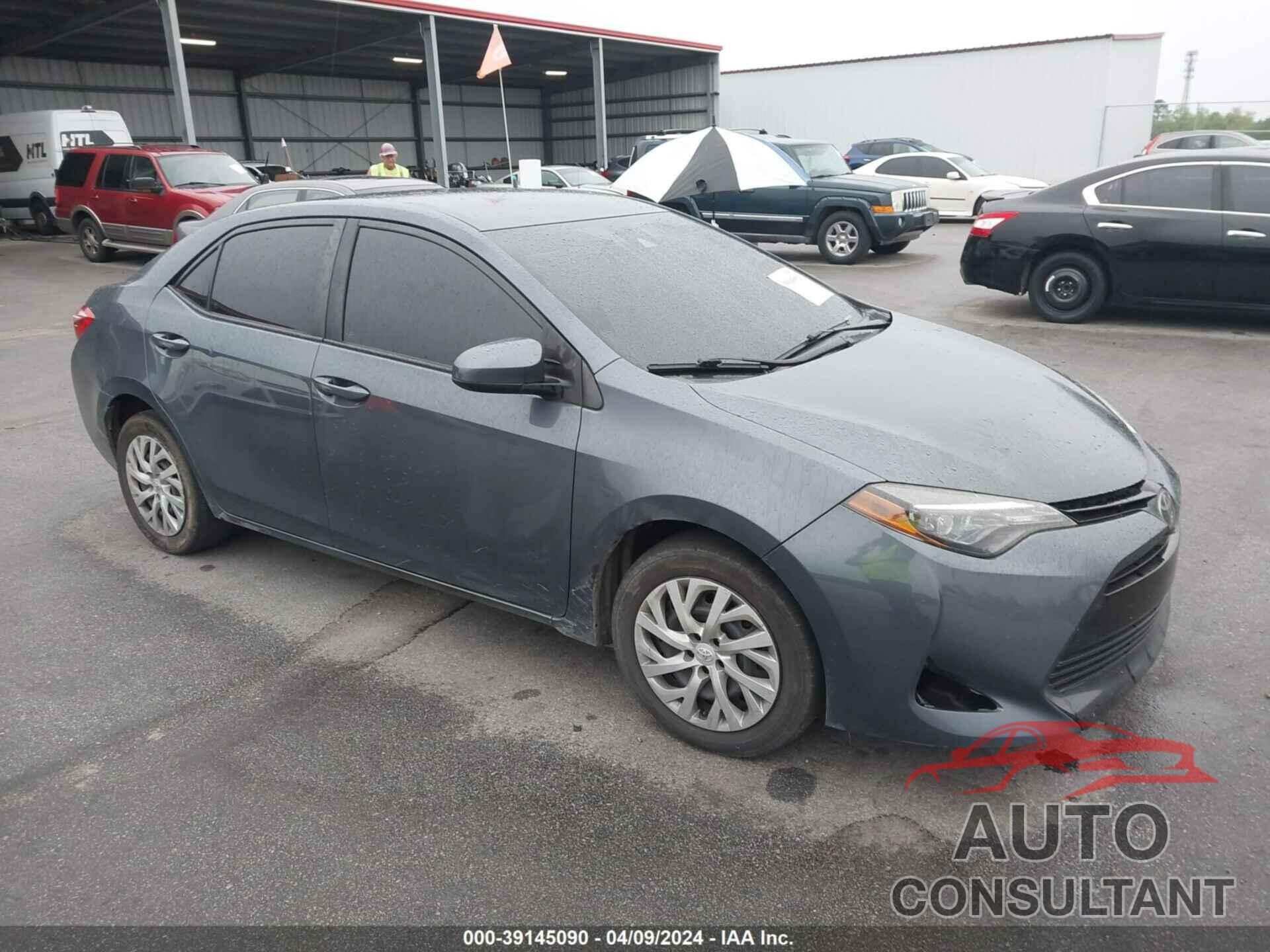 TOYOTA COROLLA 2018 - 5YFBURHE4JP822695