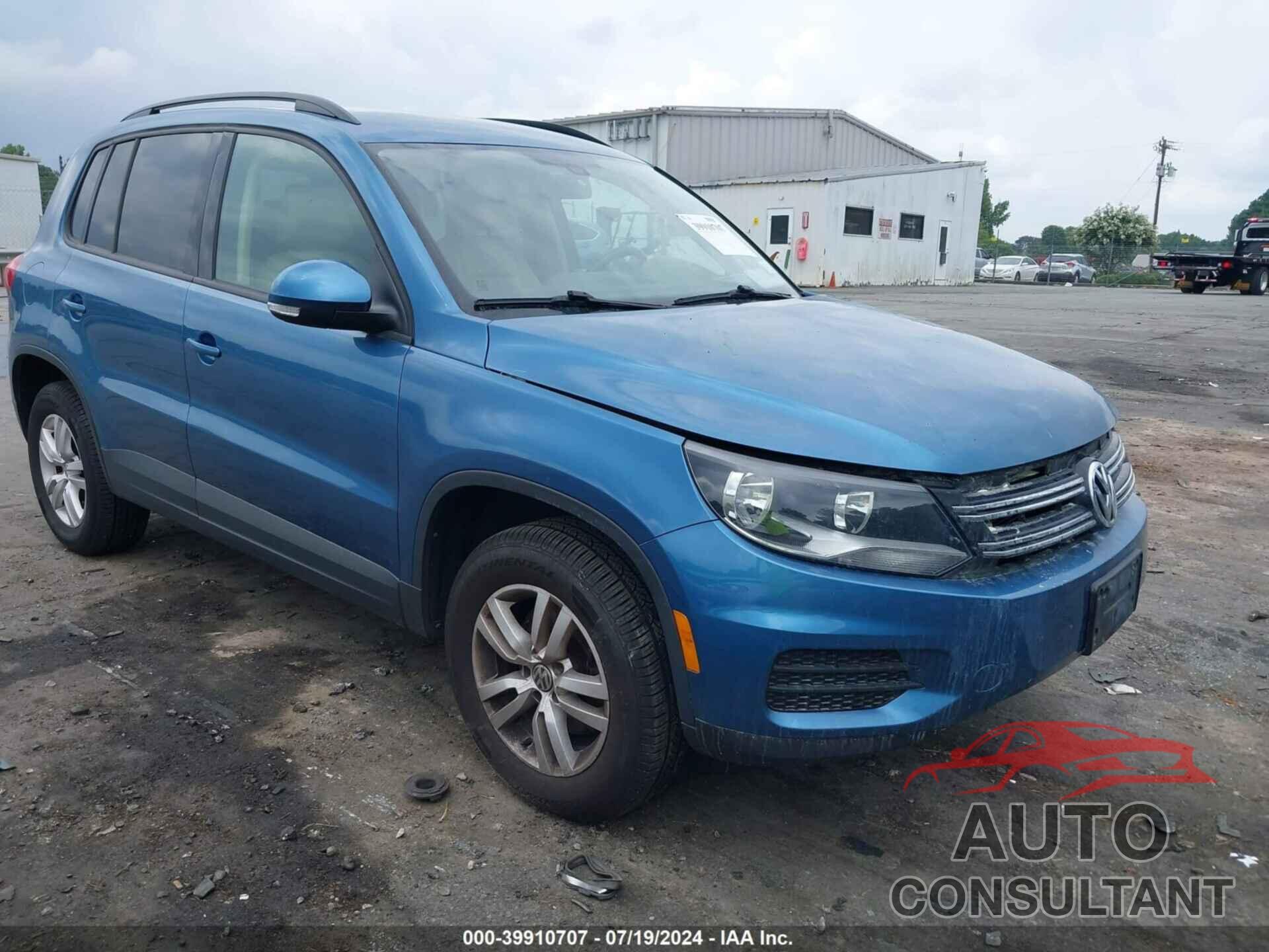 VOLKSWAGEN TIGUAN 2017 - WVGAV7AX4HK038580