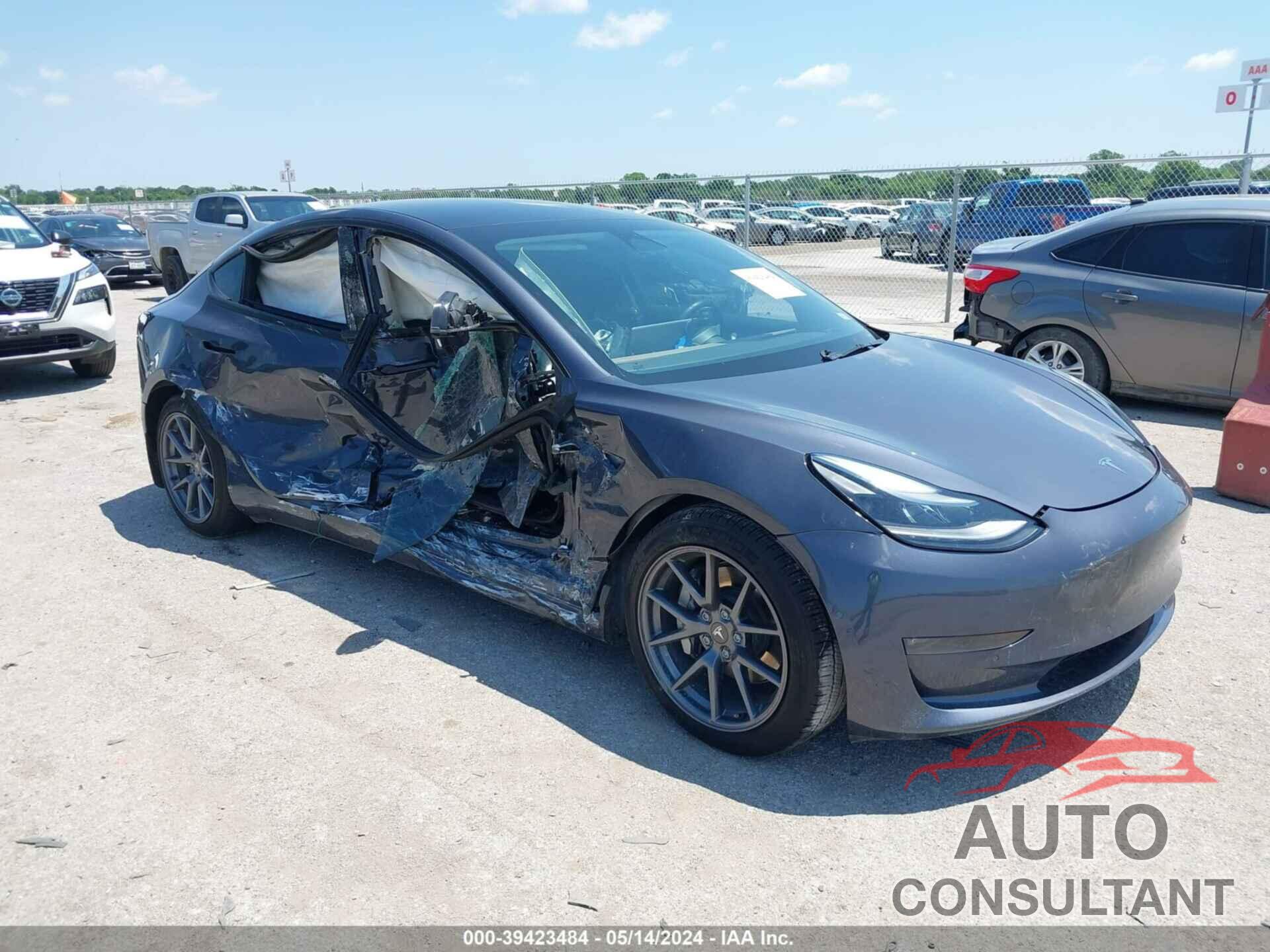 TESLA MODEL 3 2022 - 5YJ3E1EB8NF174065