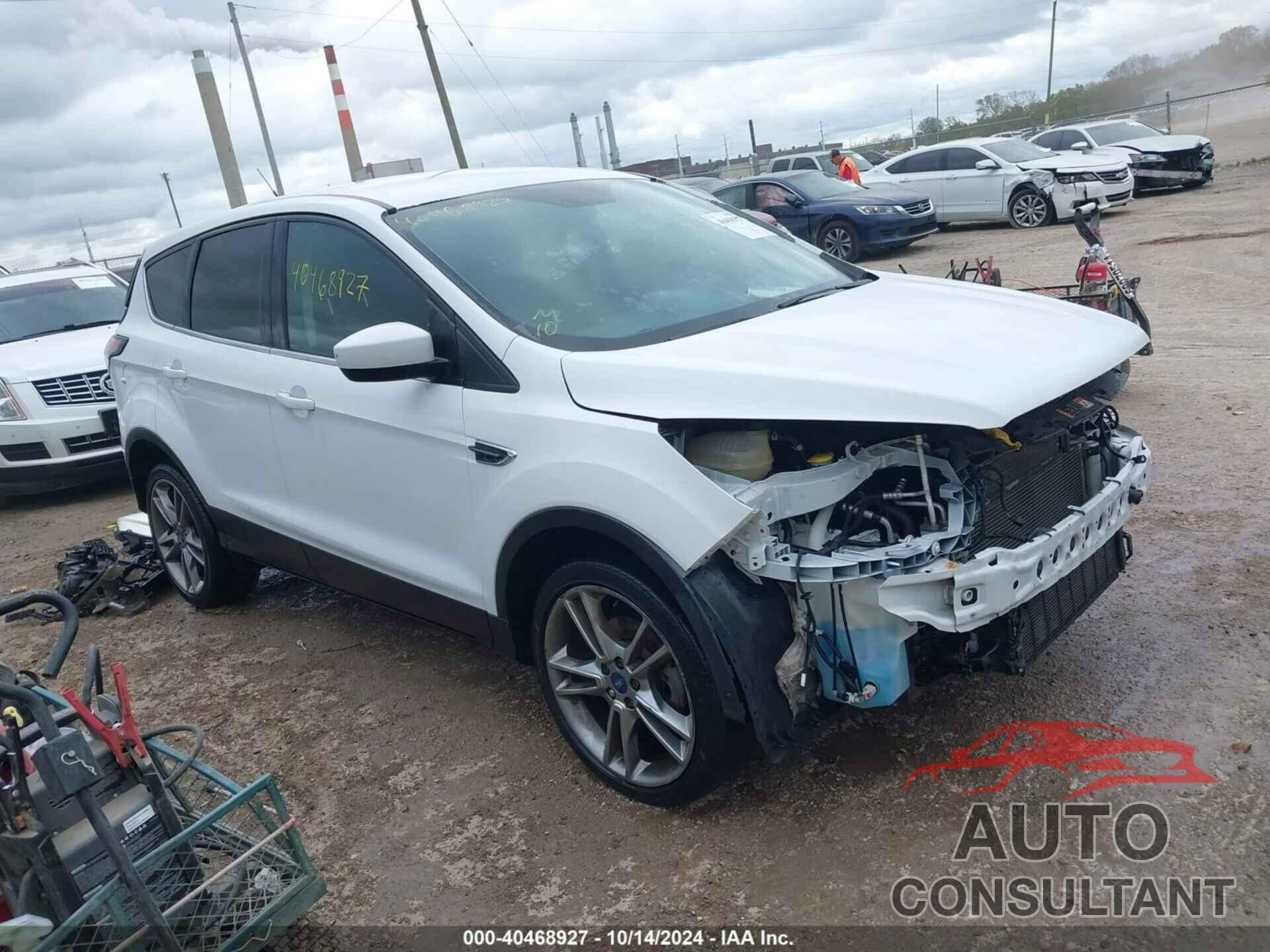 FORD ESCAPE 2017 - 1FMCU0GD4HUD17192