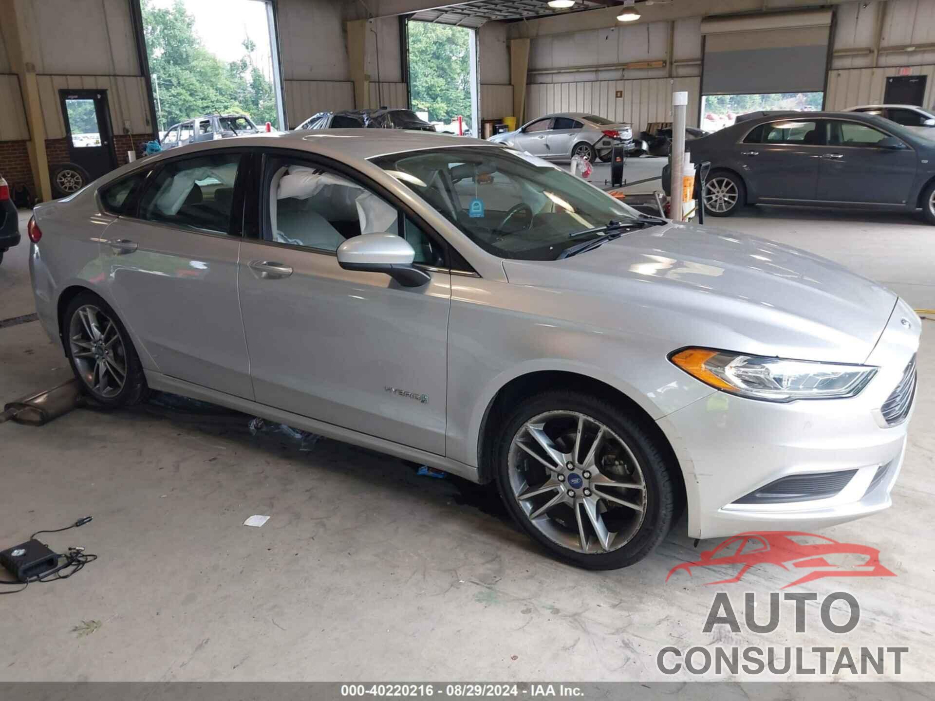 FORD FUSION HYBRID 2018 - 3FA6P0LU7JR208906