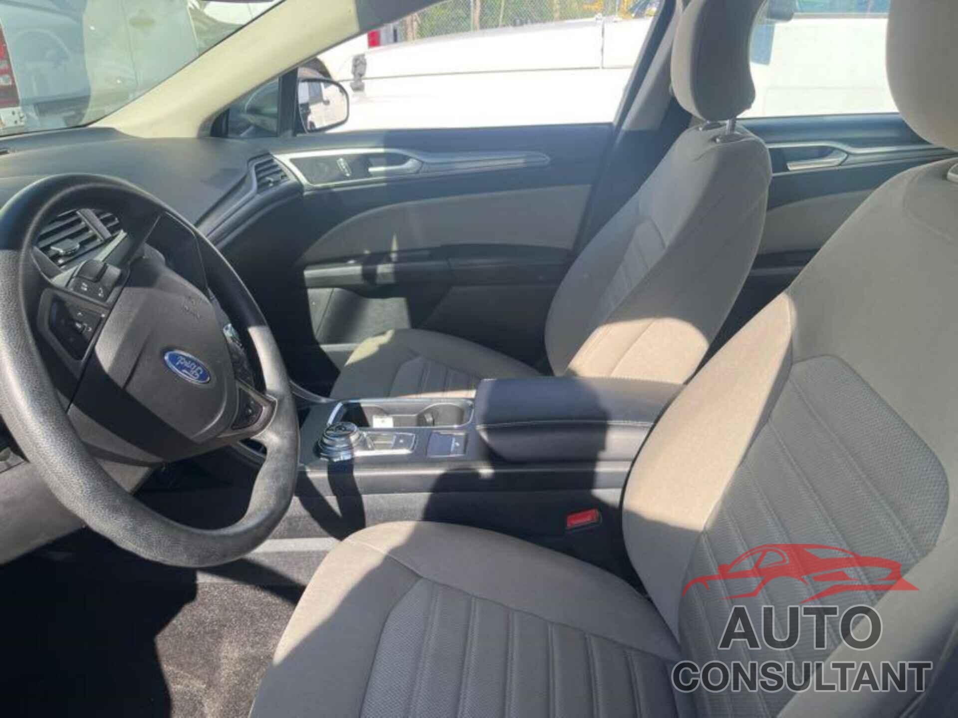 FORD FUSION 2019 - 3FA6P0G73KR278554