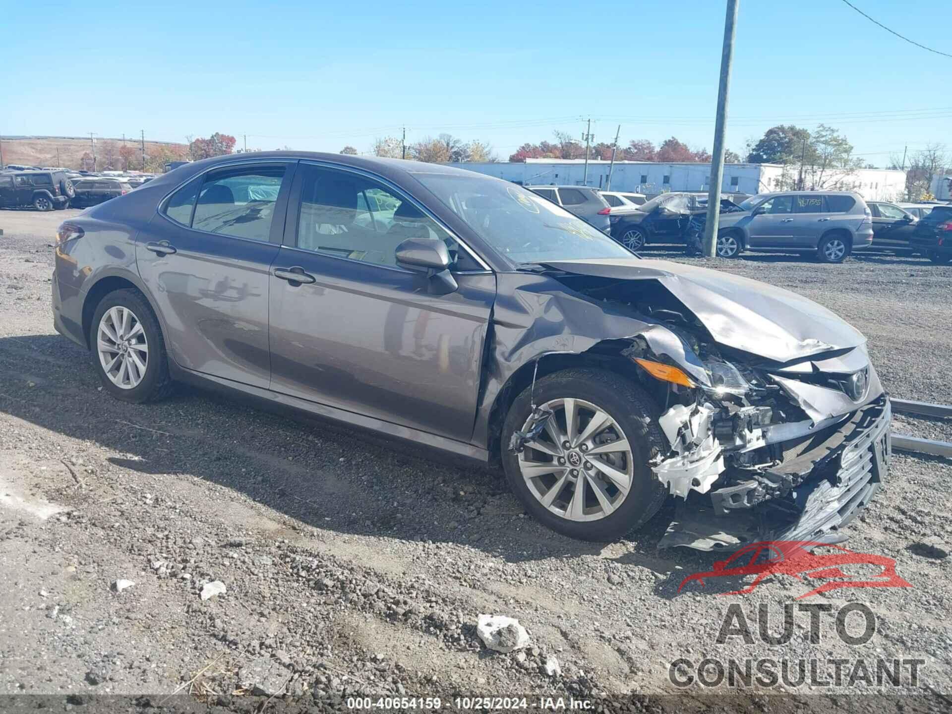 TOYOTA CAMRY 2022 - 4T1C11BK6NU061203