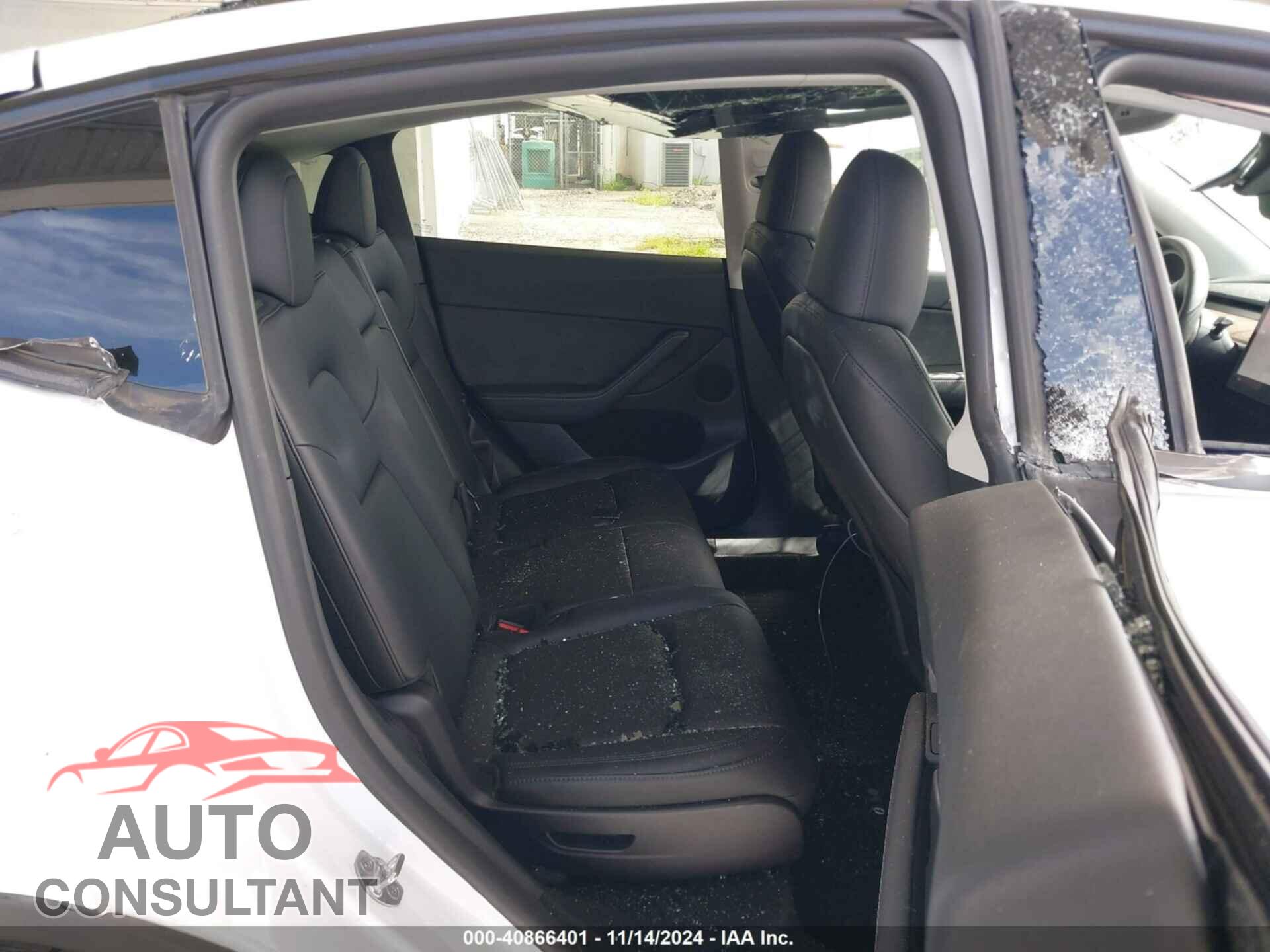 TESLA MODEL Y 2024 - 7SAYGAEE0RF100657