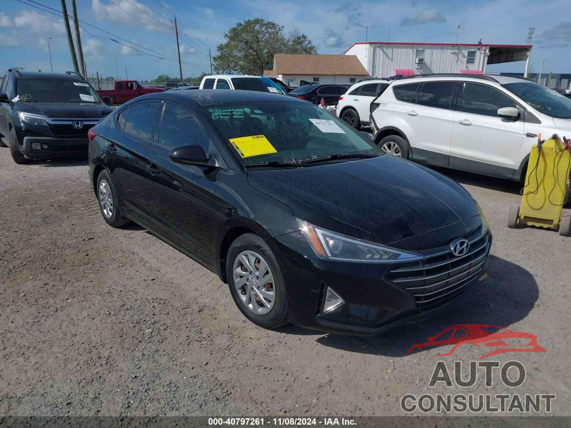 HYUNDAI ELANTRA 2019 - KMHD74LF0KU869709