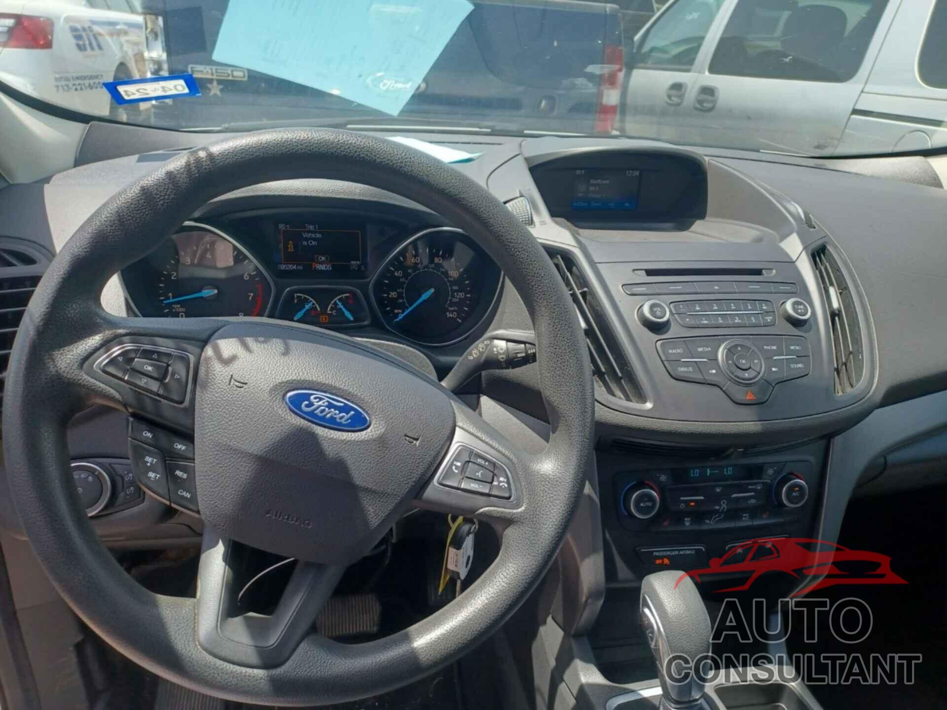 FORD ESCAPE 2018 - 1FMCU0GD4JUC13341