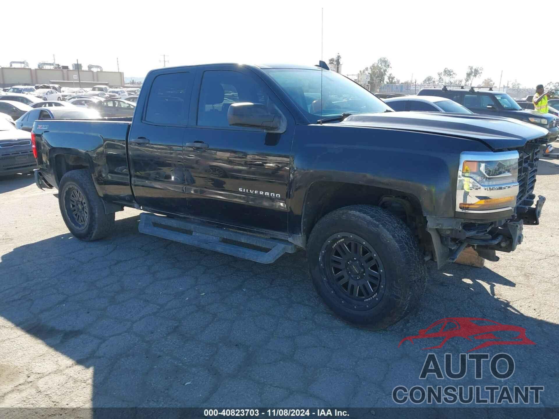 CHEVROLET SILVERADO 1500 2018 - 1GCRCNEH5JZ130489
