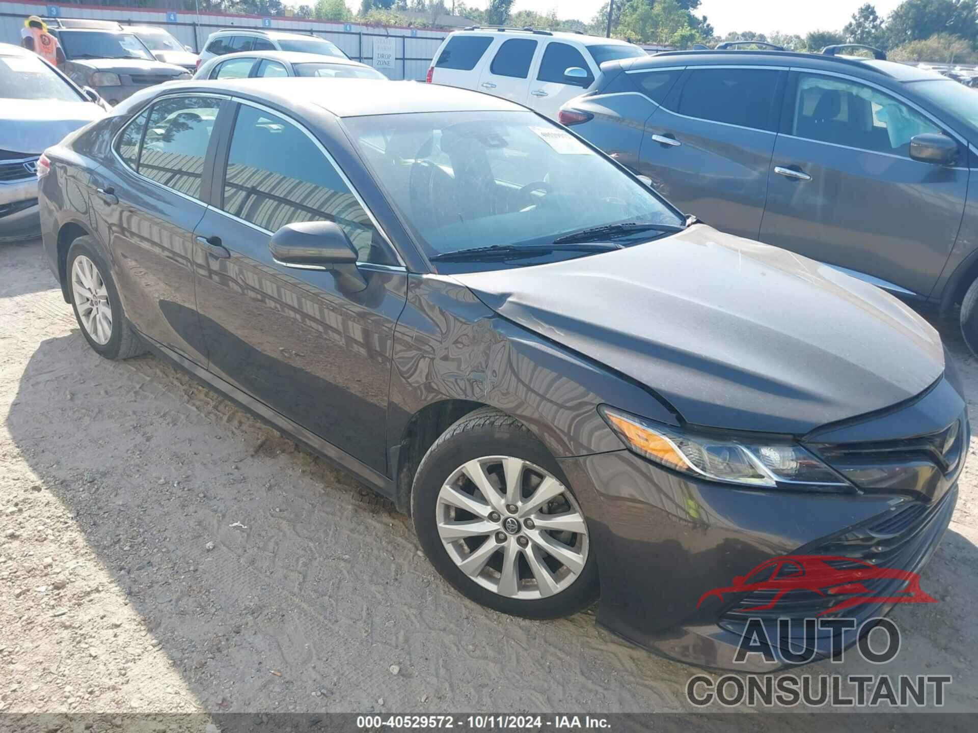 TOYOTA CAMRY 2018 - 4T1B11HK7JU089847