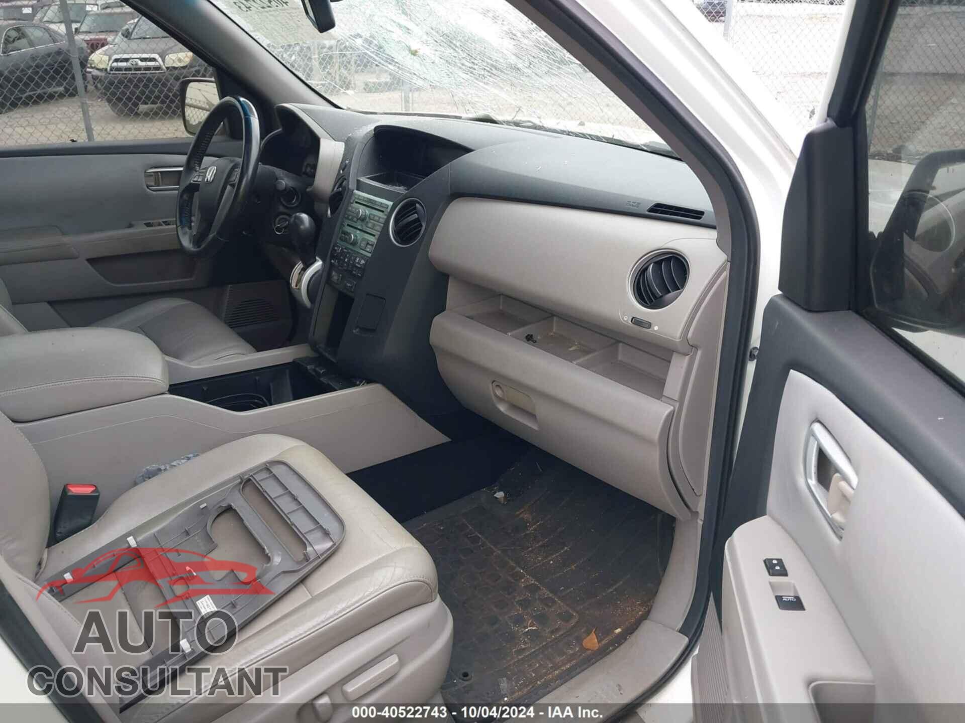 HONDA PILOT 2010 - 5FNYF3H61AB007781