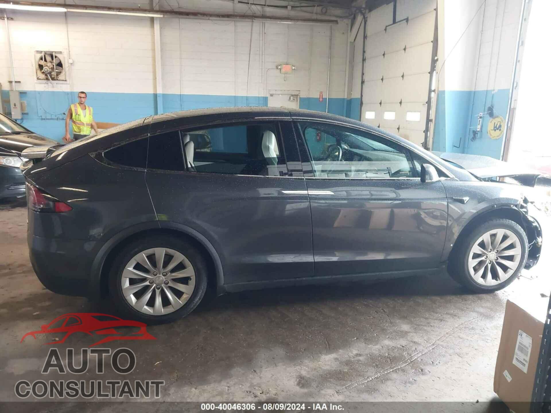 TESLA MODEL X 2018 - 5YJXCDE2XJF100858