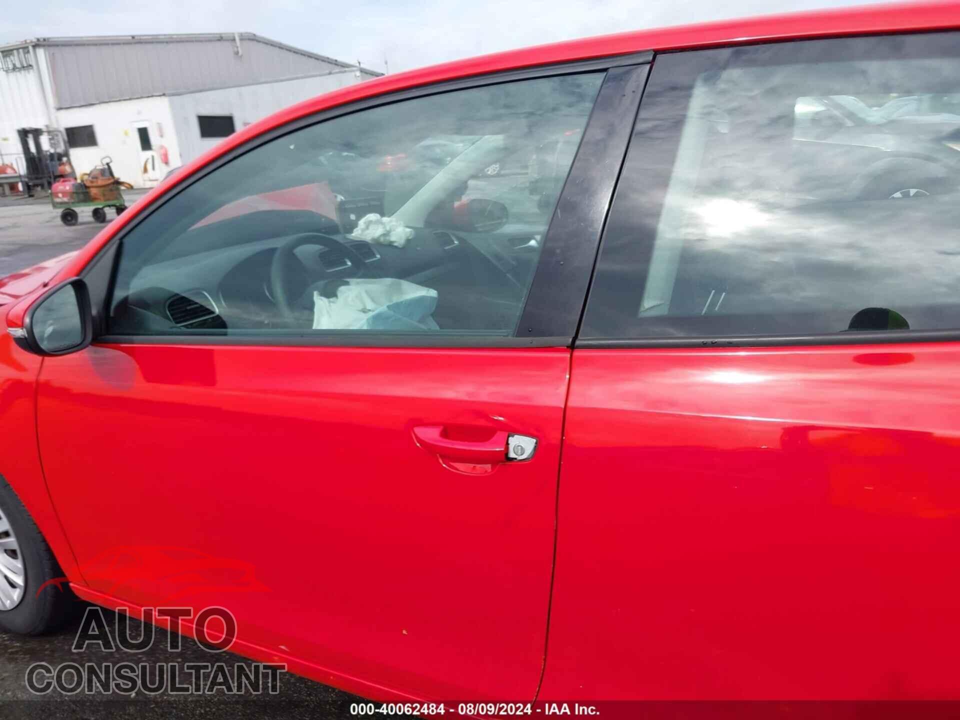 VOLKSWAGEN GOLF 2013 - WVWAB7AJ1DW001871