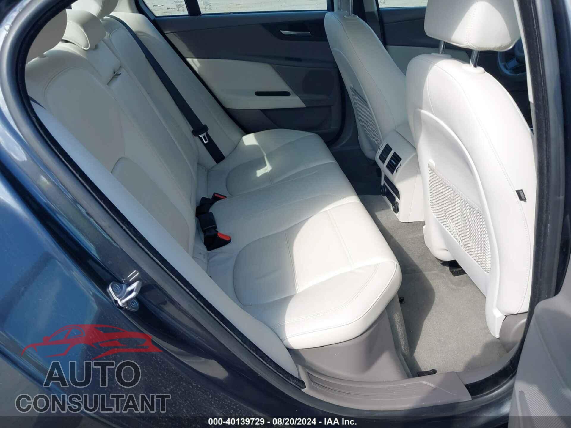 JAGUAR XE 2017 - SAJAE4BG6HA963175