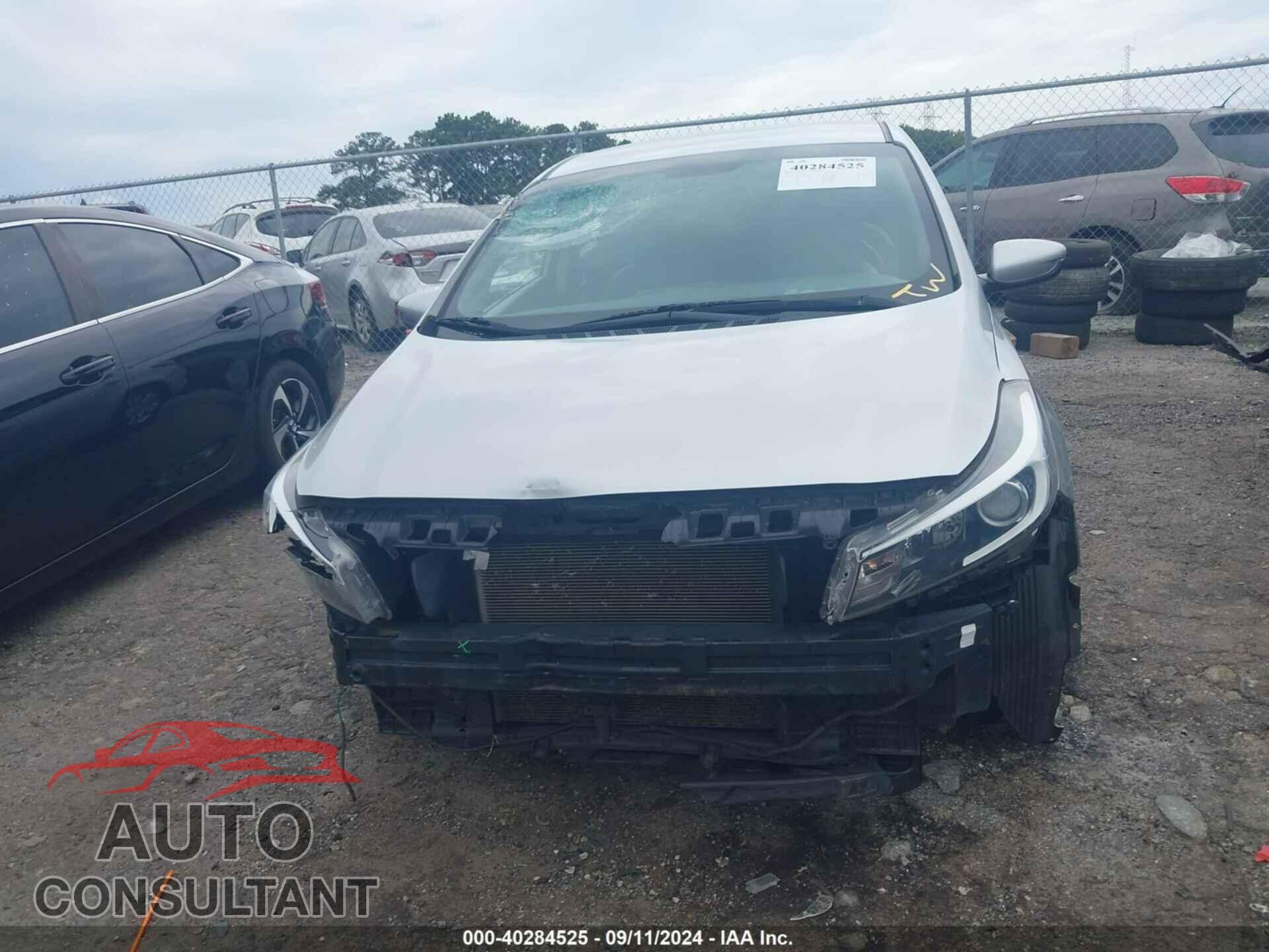 KIA FORTE 2018 - 3KPFL4A77JE165038