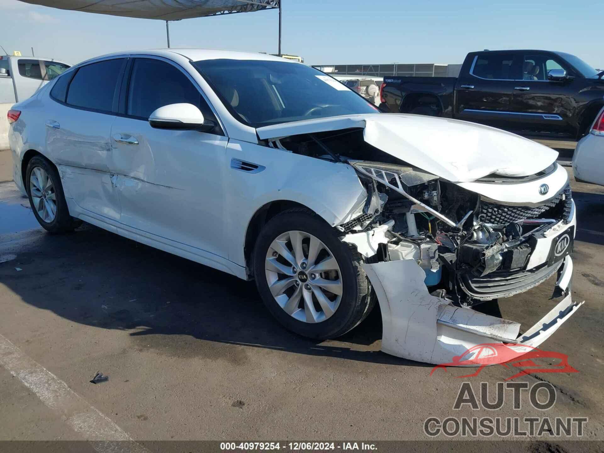 KIA OPTIMA 2017 - 5XXGT4L33HG121893