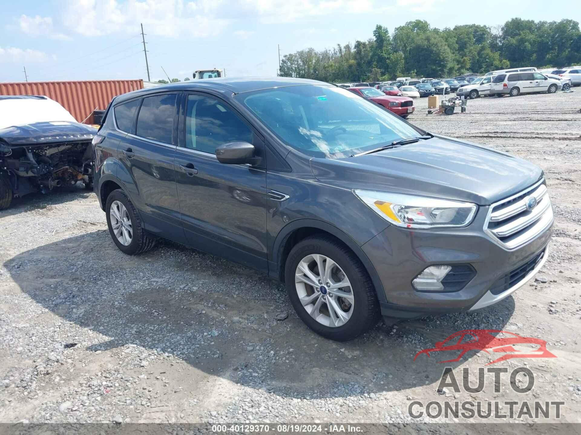 FORD ESCAPE 2017 - 1FMCU0G93HUE30613