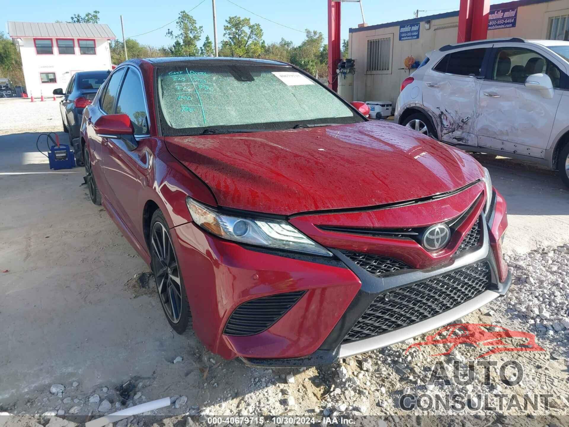 TOYOTA CAMRY 2018 - 4T1B61HK3JU640261