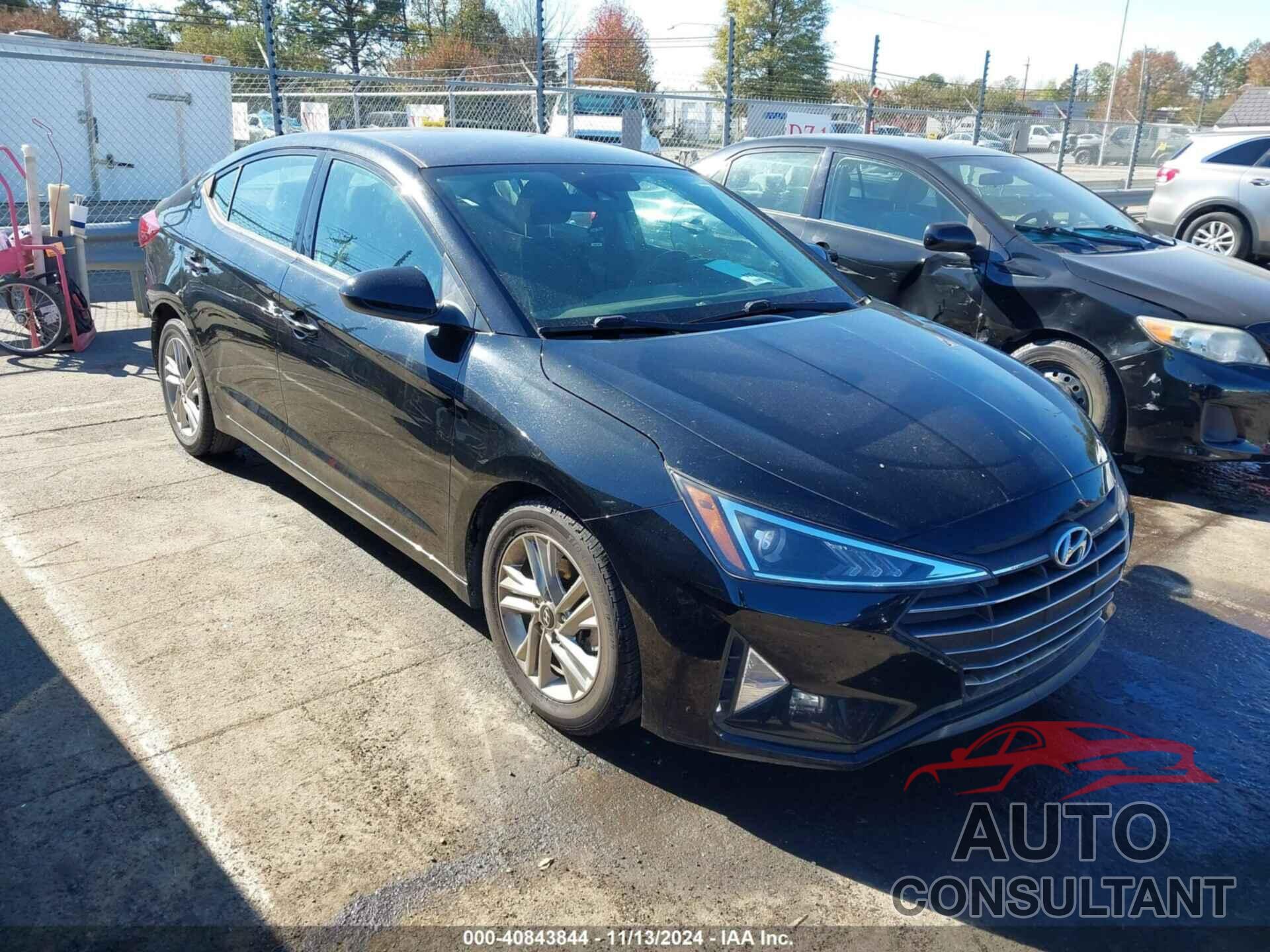 HYUNDAI ELANTRA 2019 - 5NPD84LF7KH420846