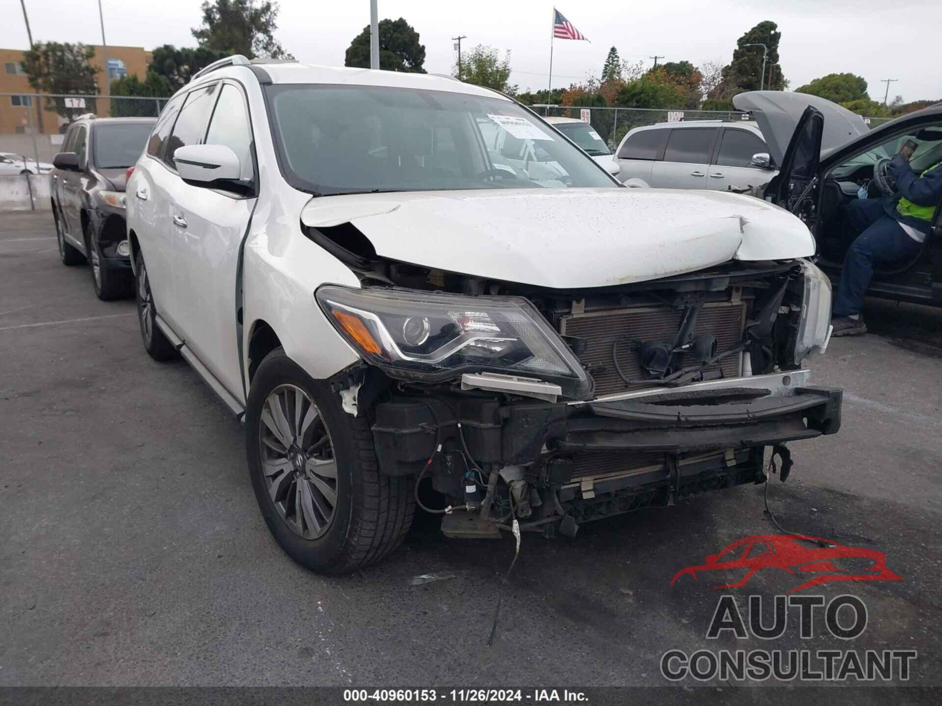NISSAN PATHFINDER 2018 - 5N1DR2MN3JC607238
