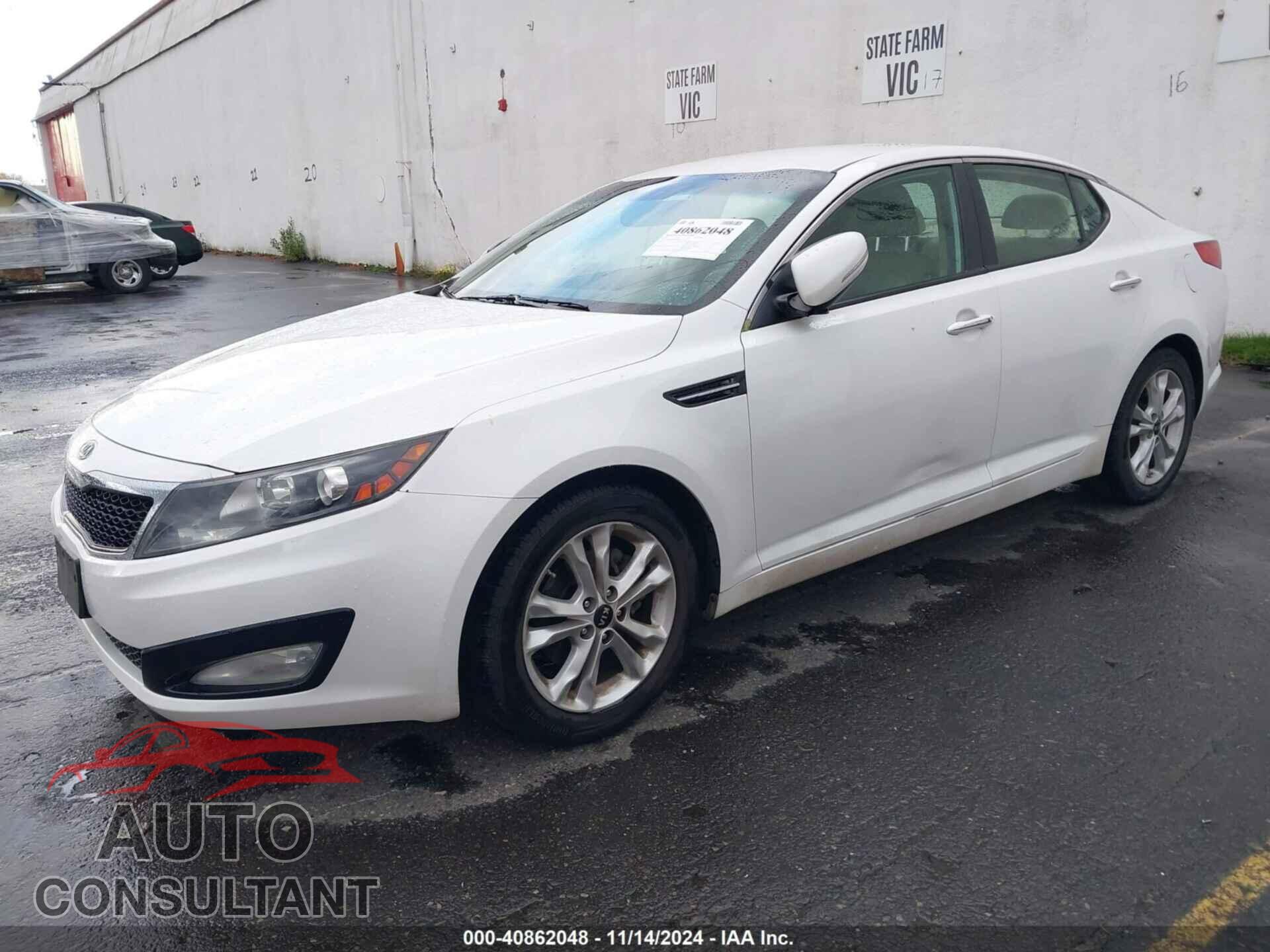 KIA OPTIMA 2011 - KNAGN4A78B5059528