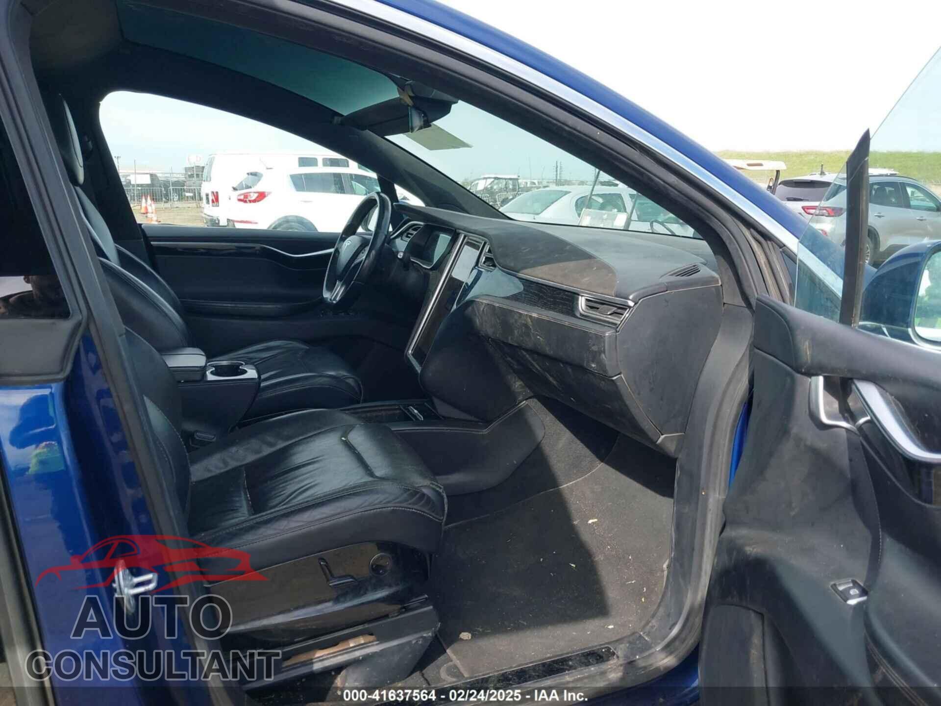 TESLA MODEL X 2016 - 5YJXCAE29GF015890