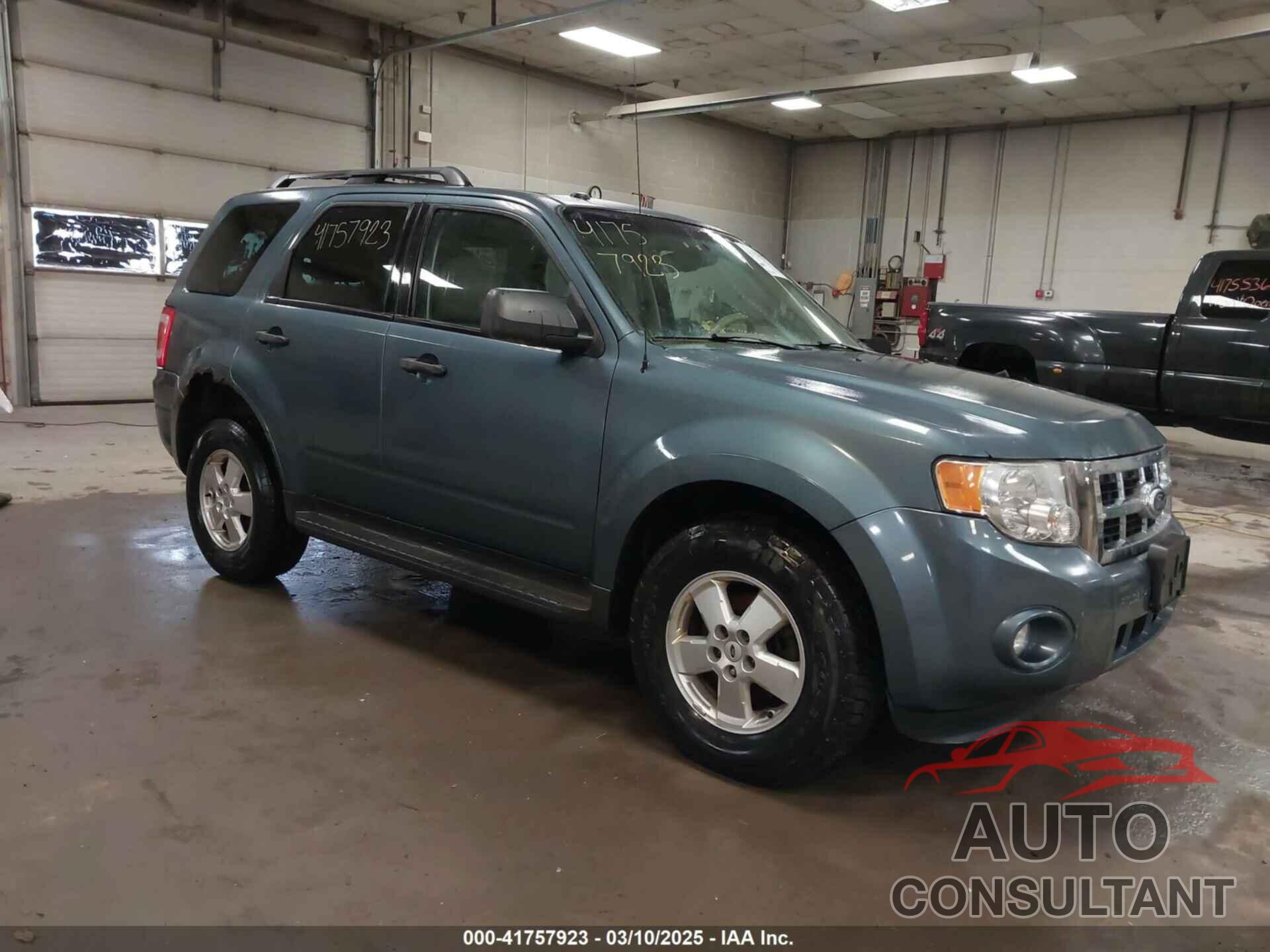 FORD ESCAPE 2011 - 1FMCU0D74BKB17317