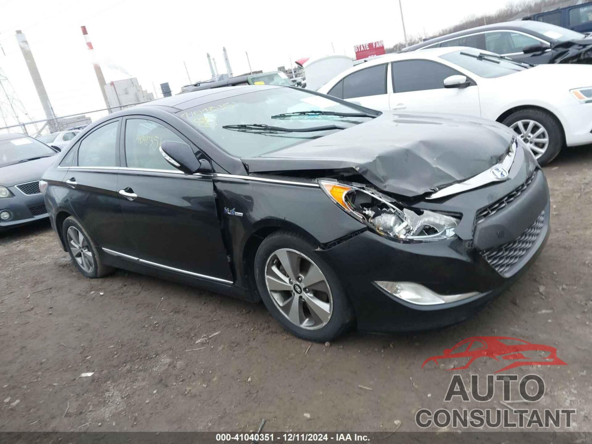 HYUNDAI SONATA HYBRID 2012 - KMHEC4A42CA041567