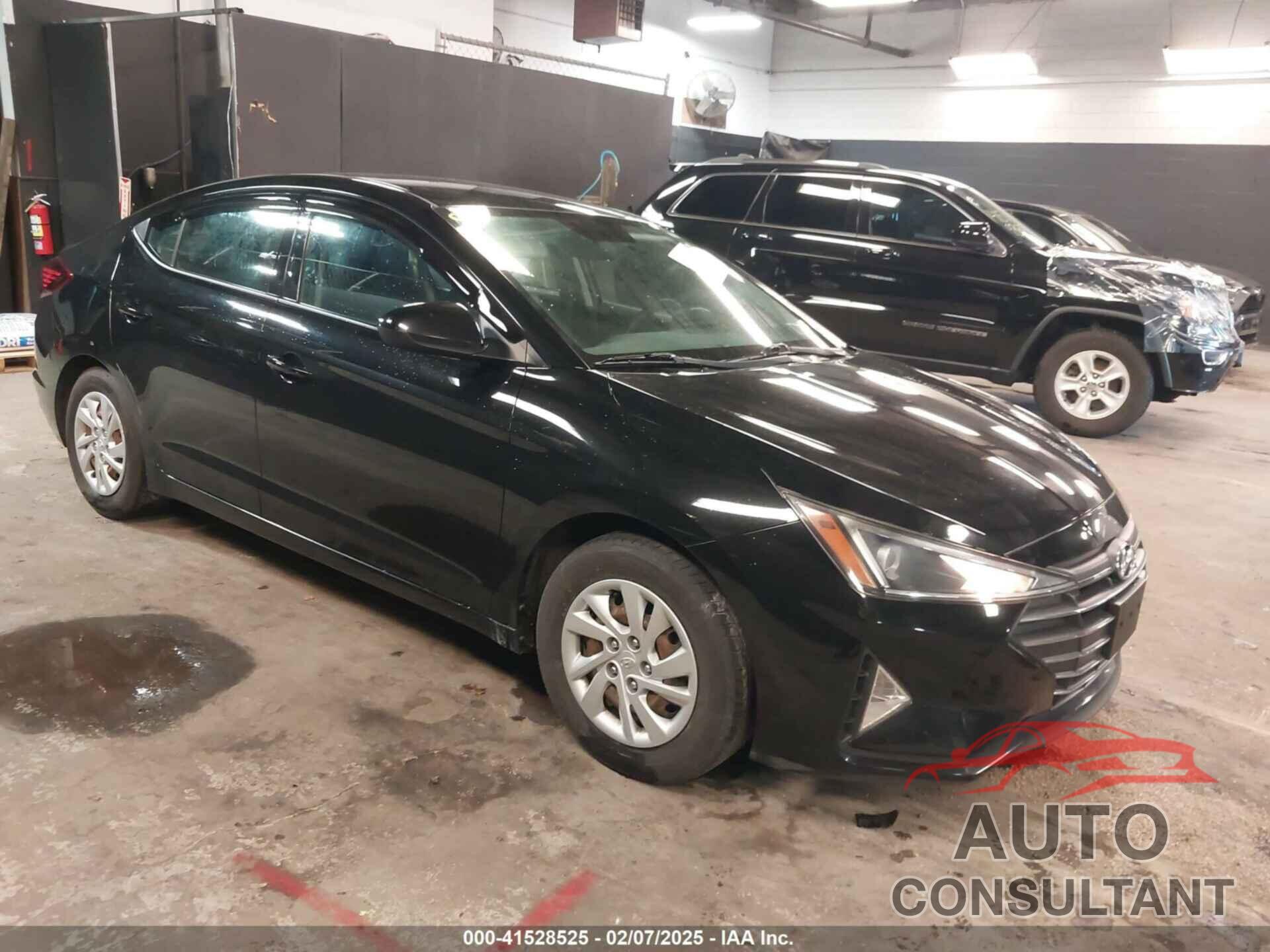 HYUNDAI ELANTRA 2019 - 5NPD74LF2KH443986