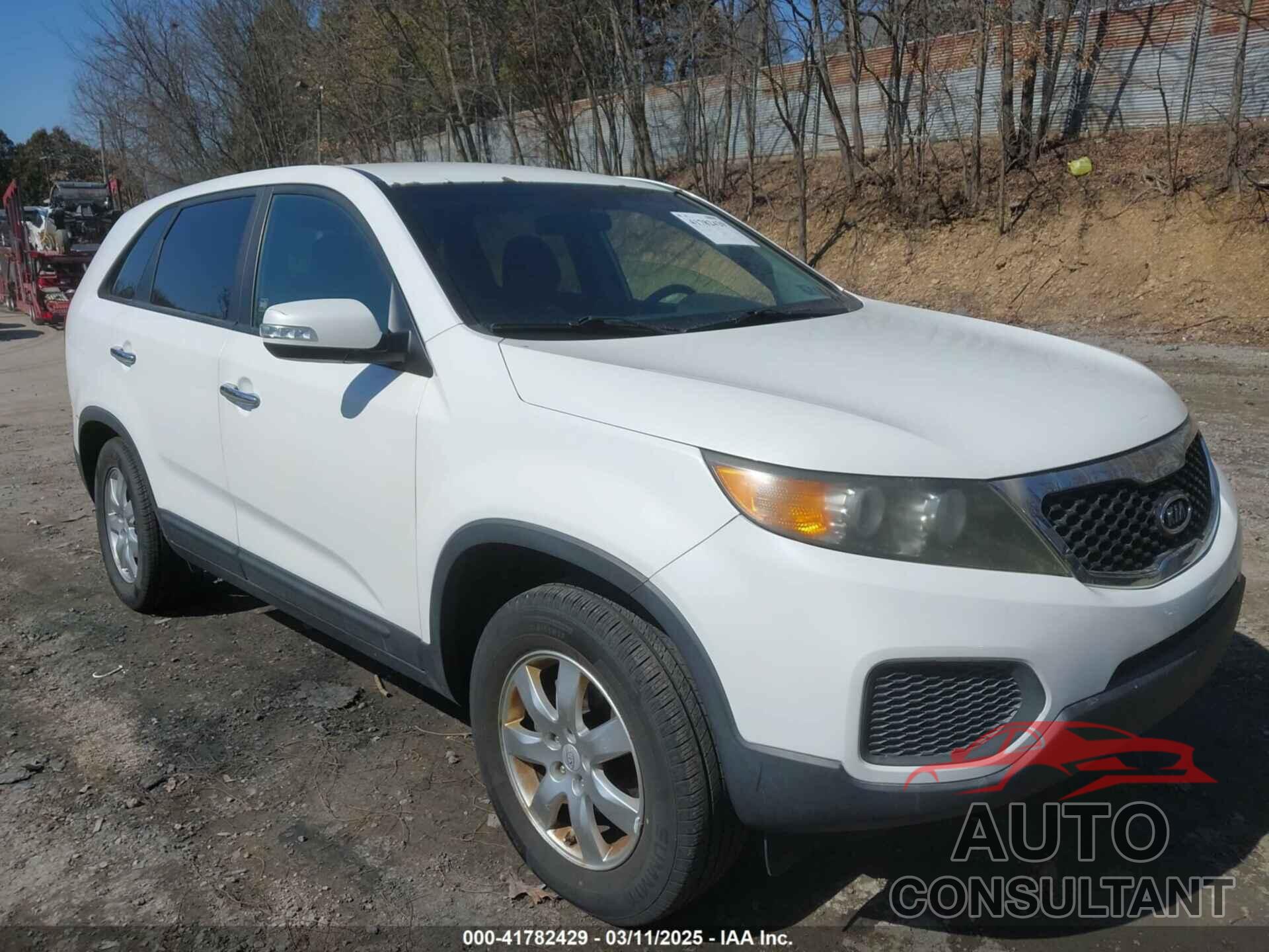 KIA SORENTO 2011 - 5XYKT3A18BG098989