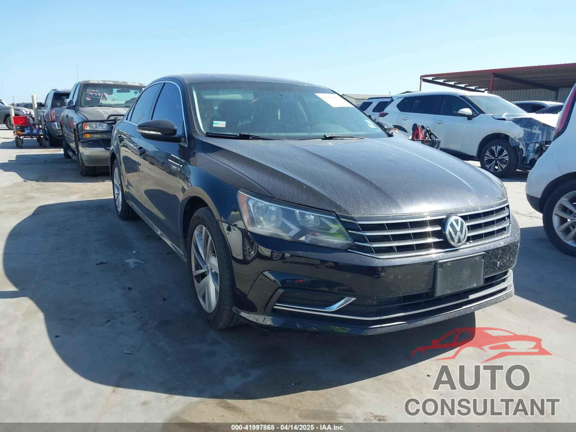 VOLKSWAGEN PASSAT 2018 - 1VWBA7A38JC013471