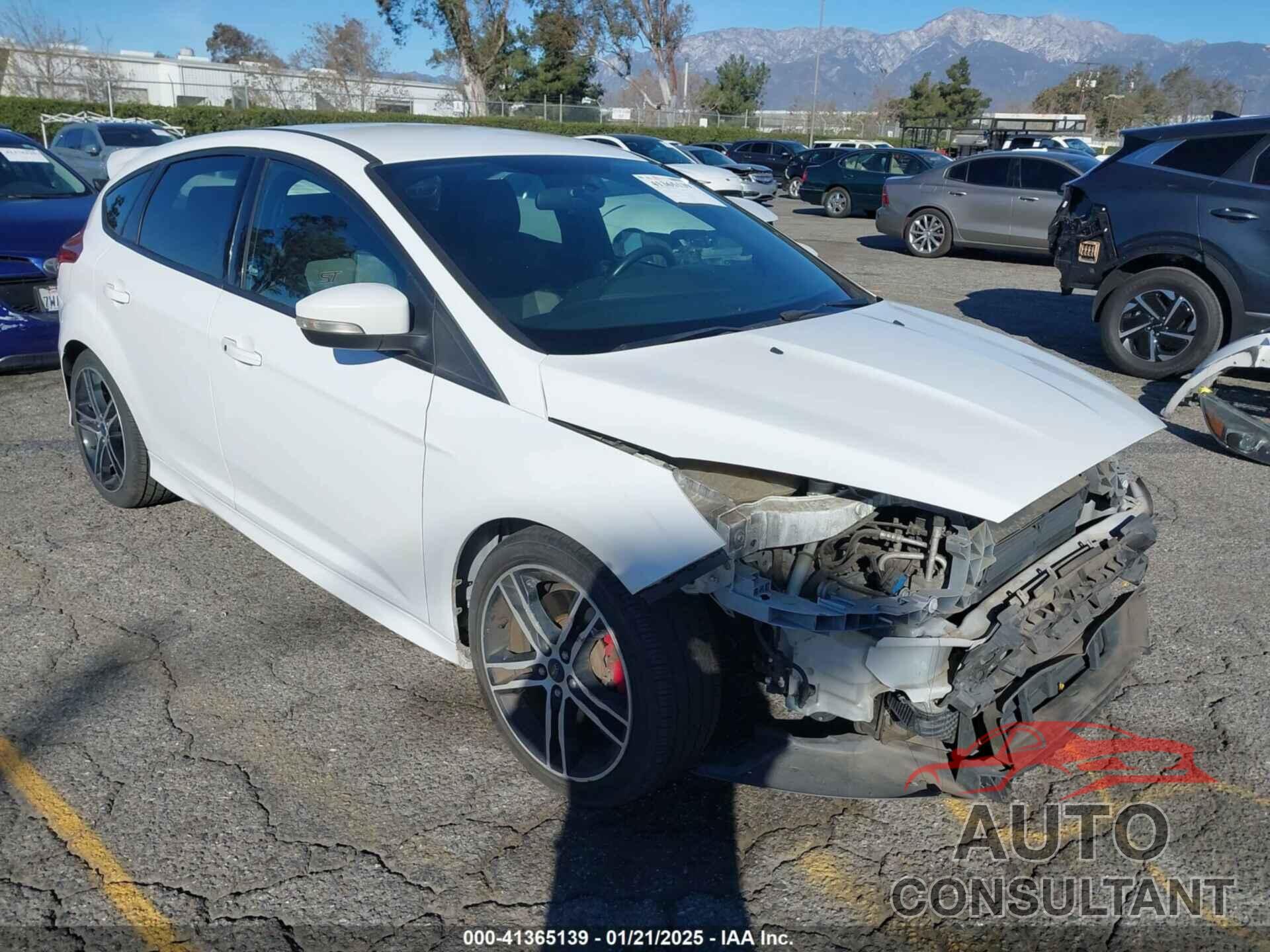 FORD FOCUS ST 2015 - 1FADP3L92FL380352