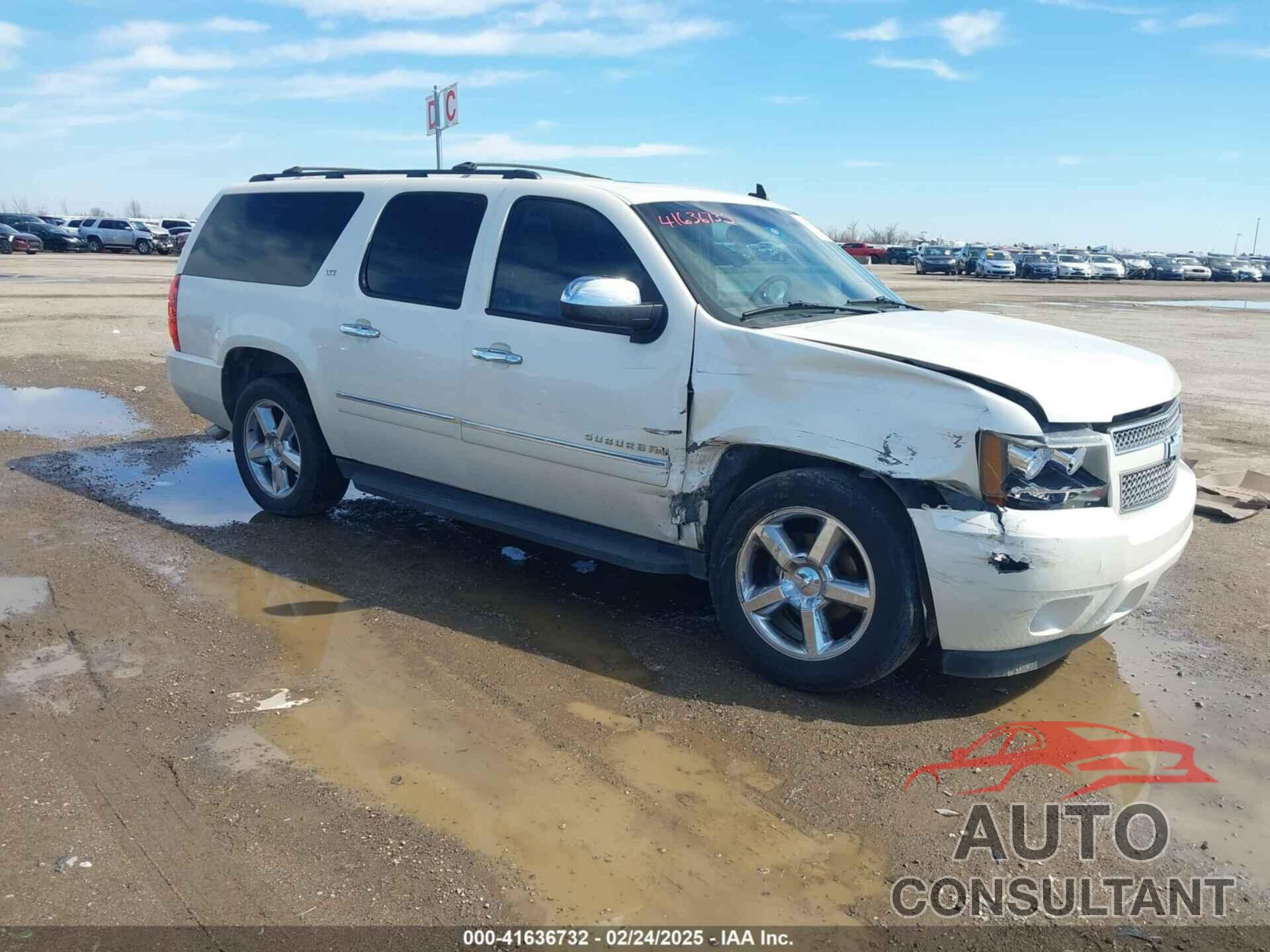 CHEVROLET SUBURBAN 1500 2011 - 1GNSCKE03BR254022