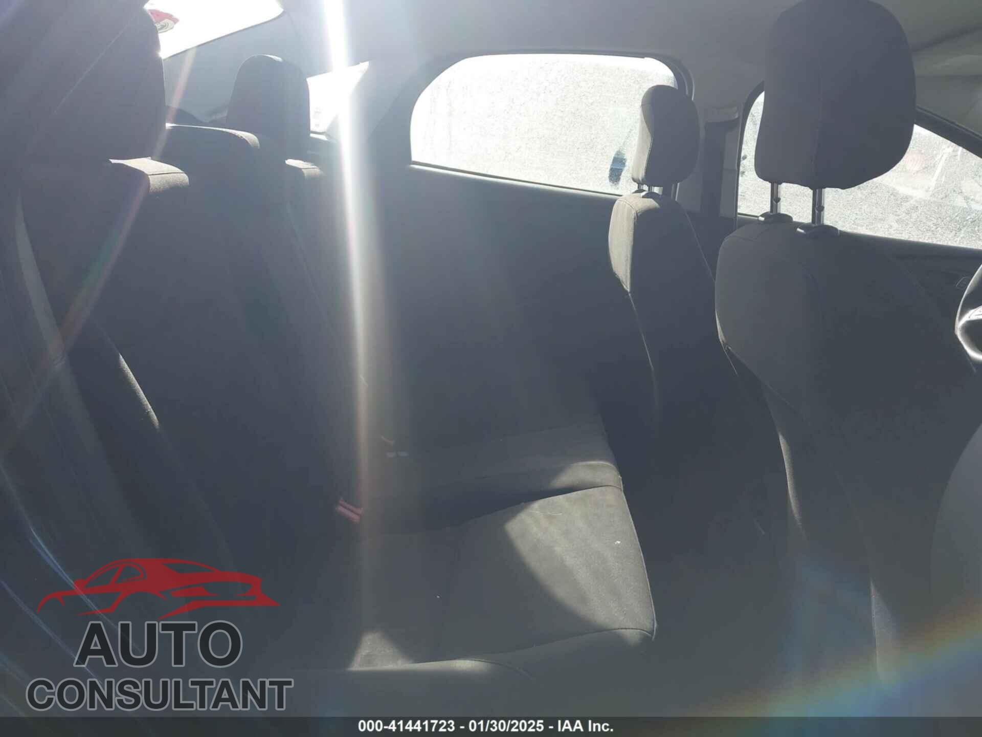 FORD FOCUS 2015 - 1FADP3E25FL264210