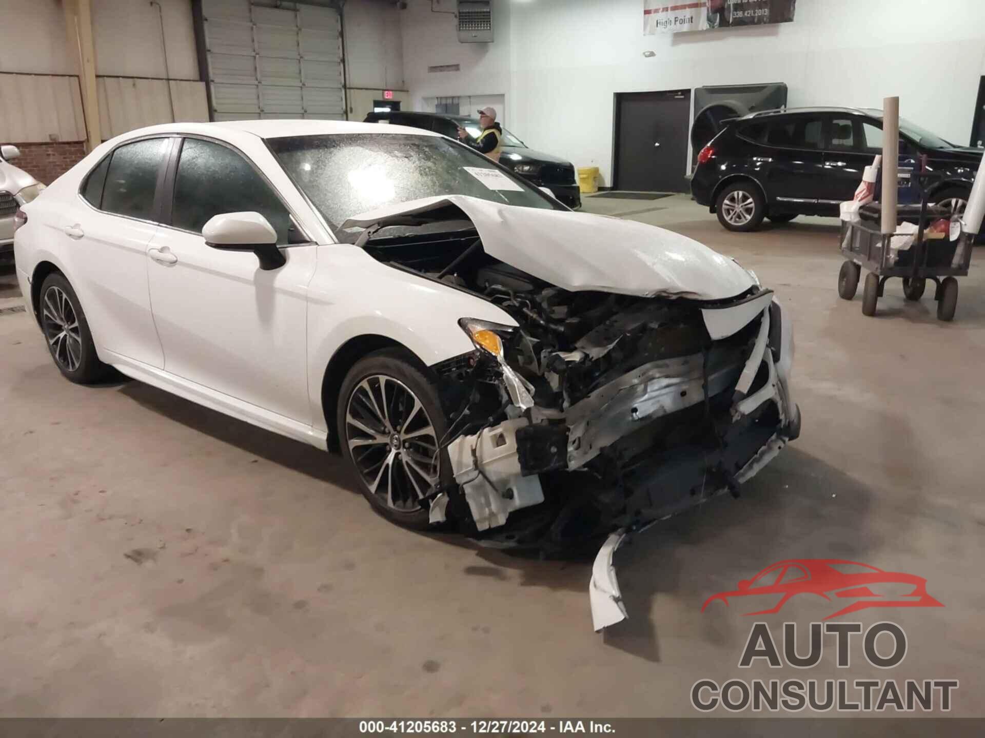 TOYOTA CAMRY 2018 - 4T1B11HK6JU650720