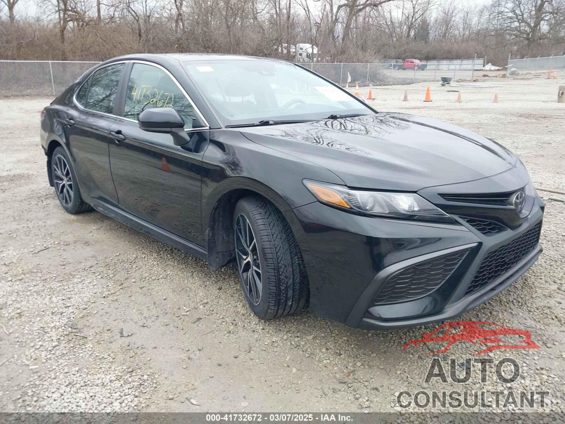 TOYOTA CAMRY 2021 - 4T1G11AK4MU534615