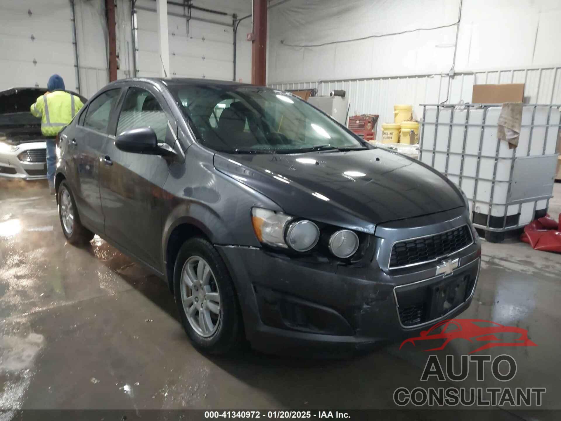 CHEVROLET SONIC 2013 - 1G1JC5SH2D4201725