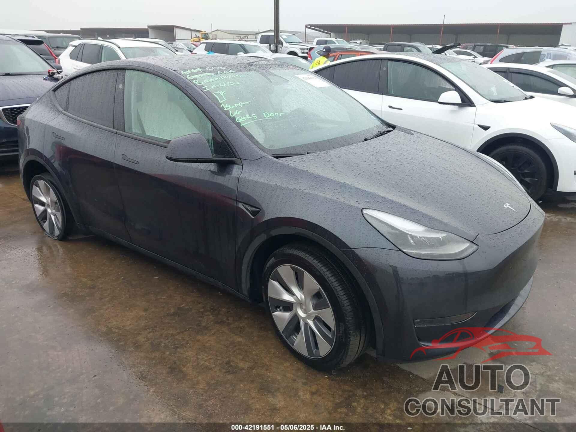 TESLA MODEL Y 2024 - 7SAYGDEE5RA260614