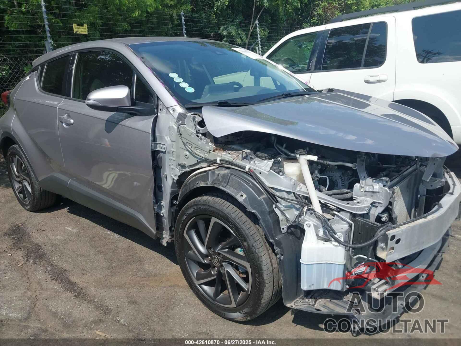 TOYOTA C-HR 2020 - JTNKHMBX5L1084815