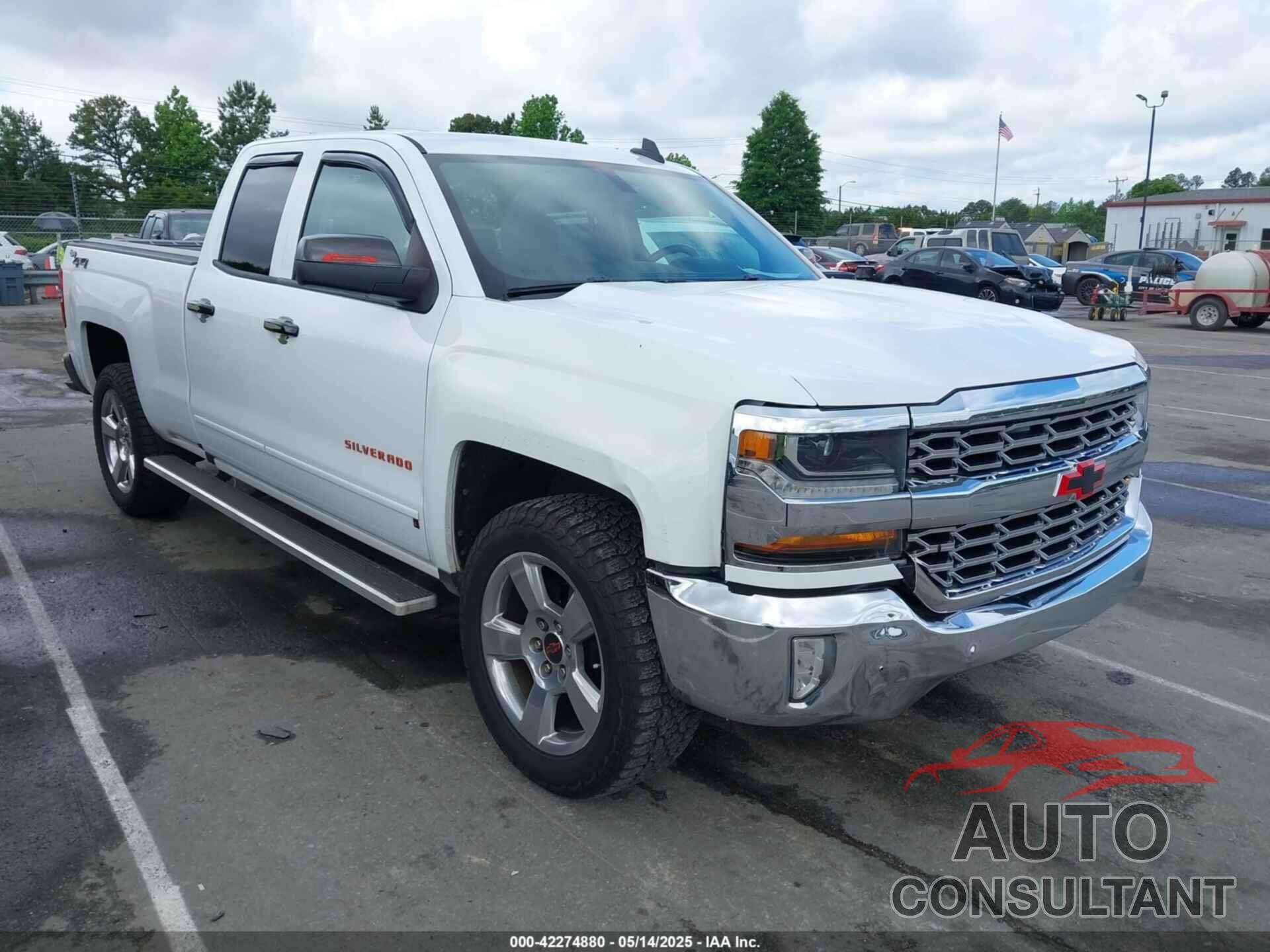 CHEVROLET SILVERADO 1500 2017 - 1GCRCREH4HZ213090