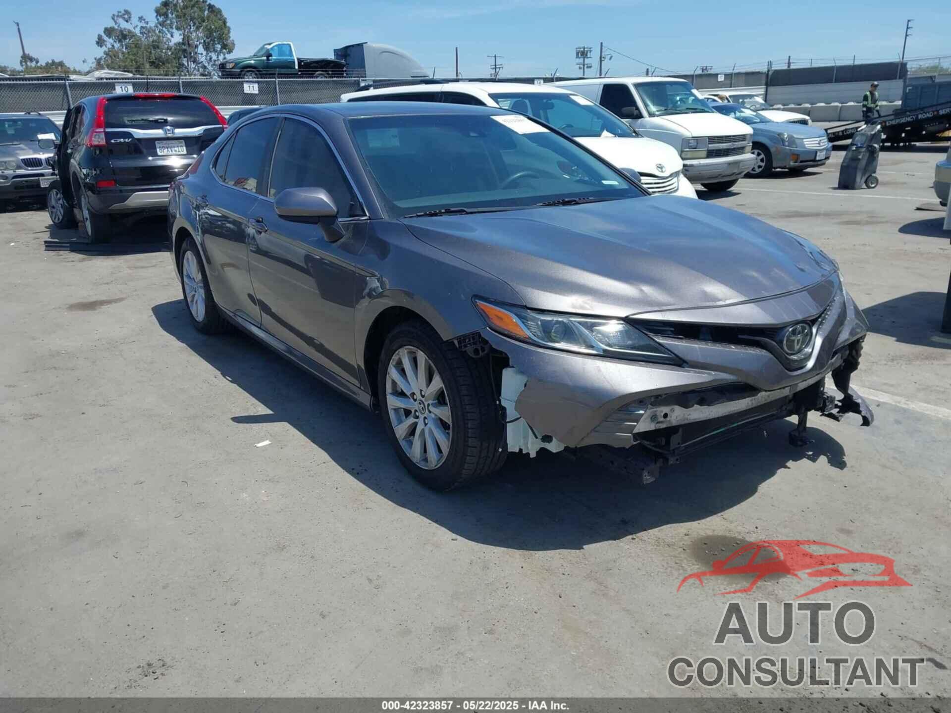 TOYOTA CAMRY 2018 - 4T1B11HK8JU123780
