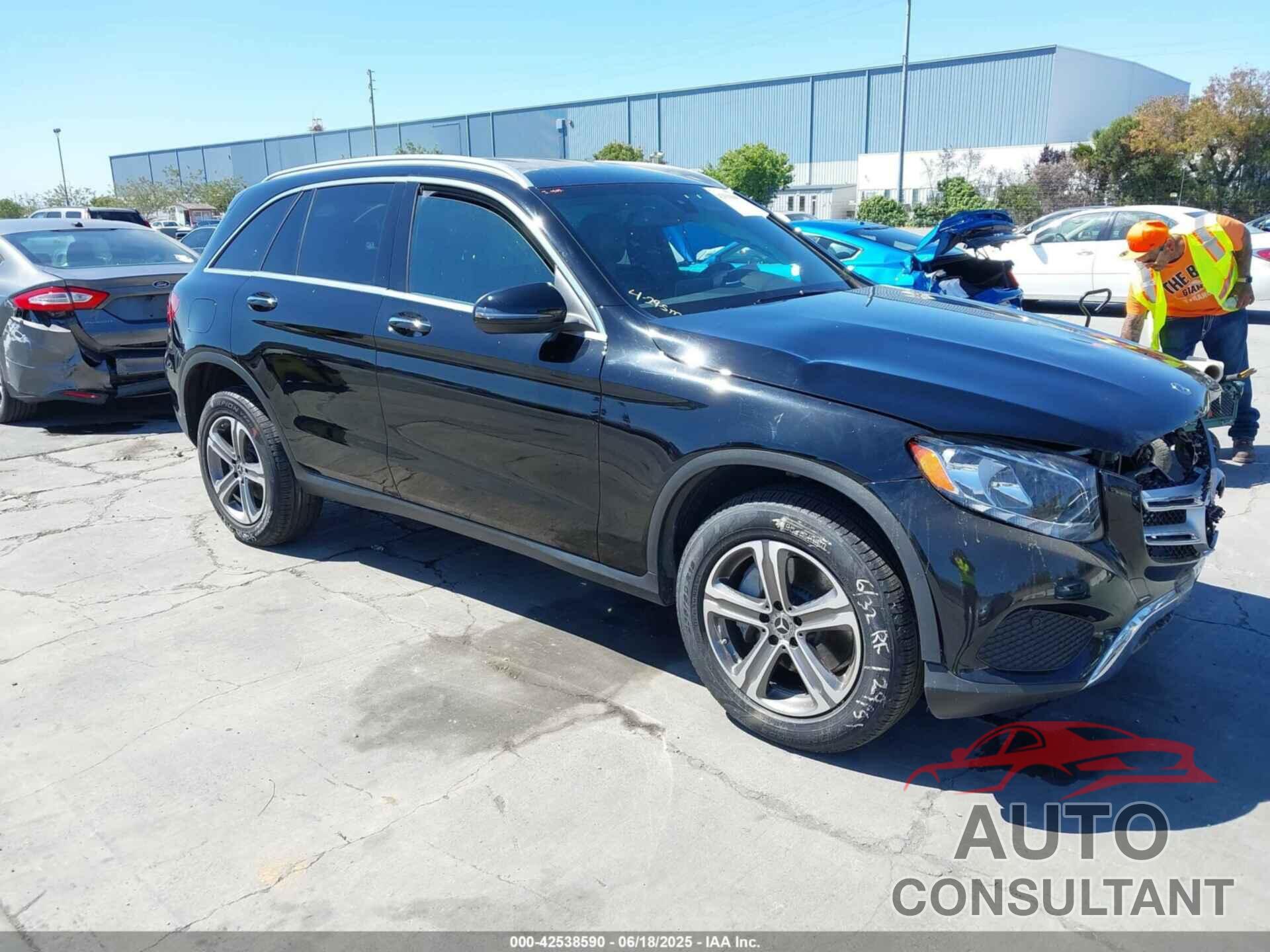 MERCEDES-BENZ GLC 300 2018 - WDC0G4KB7JV027938