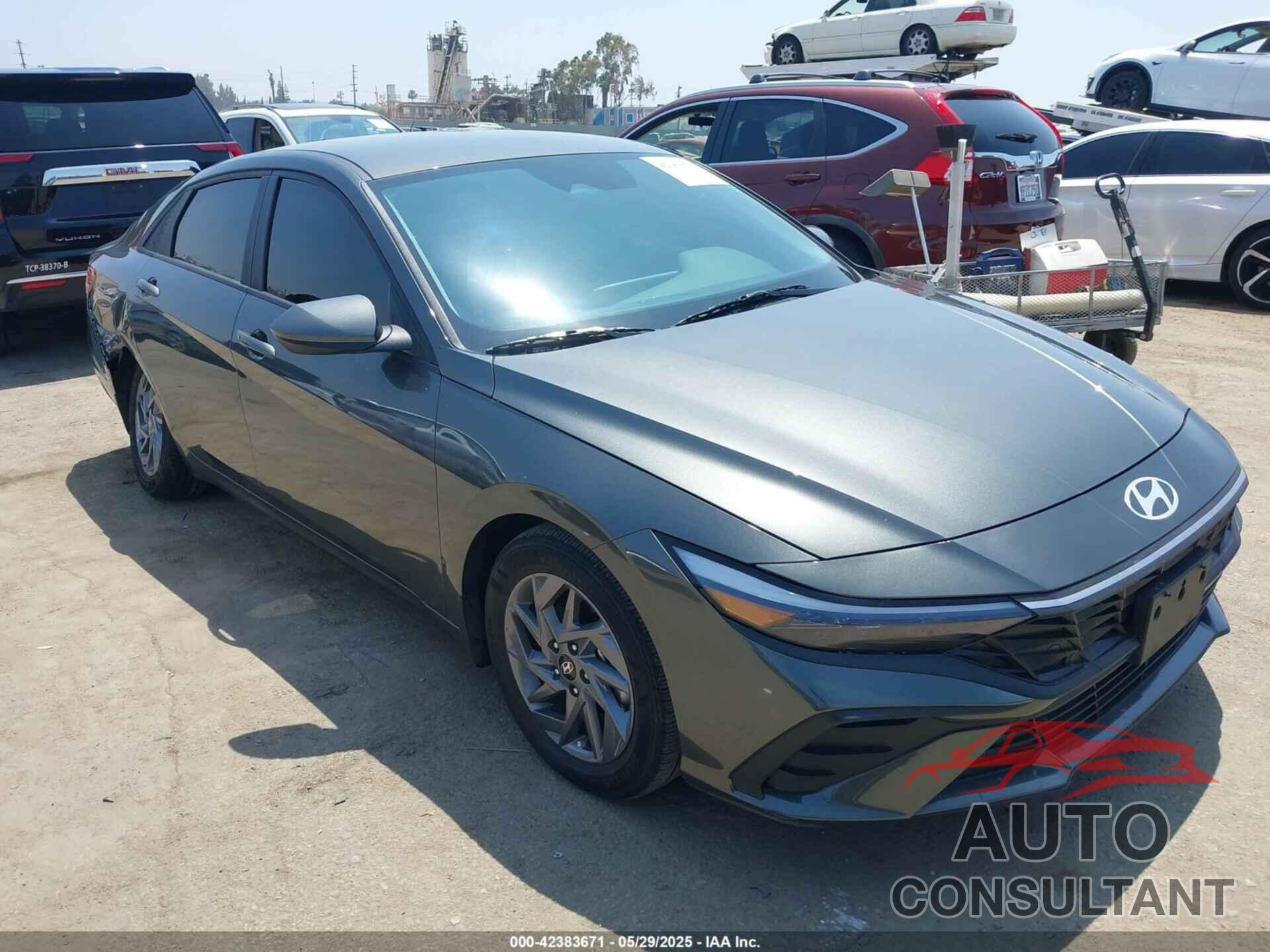 HYUNDAI ELANTRA 2024 - KMHLM4DG1RU741159