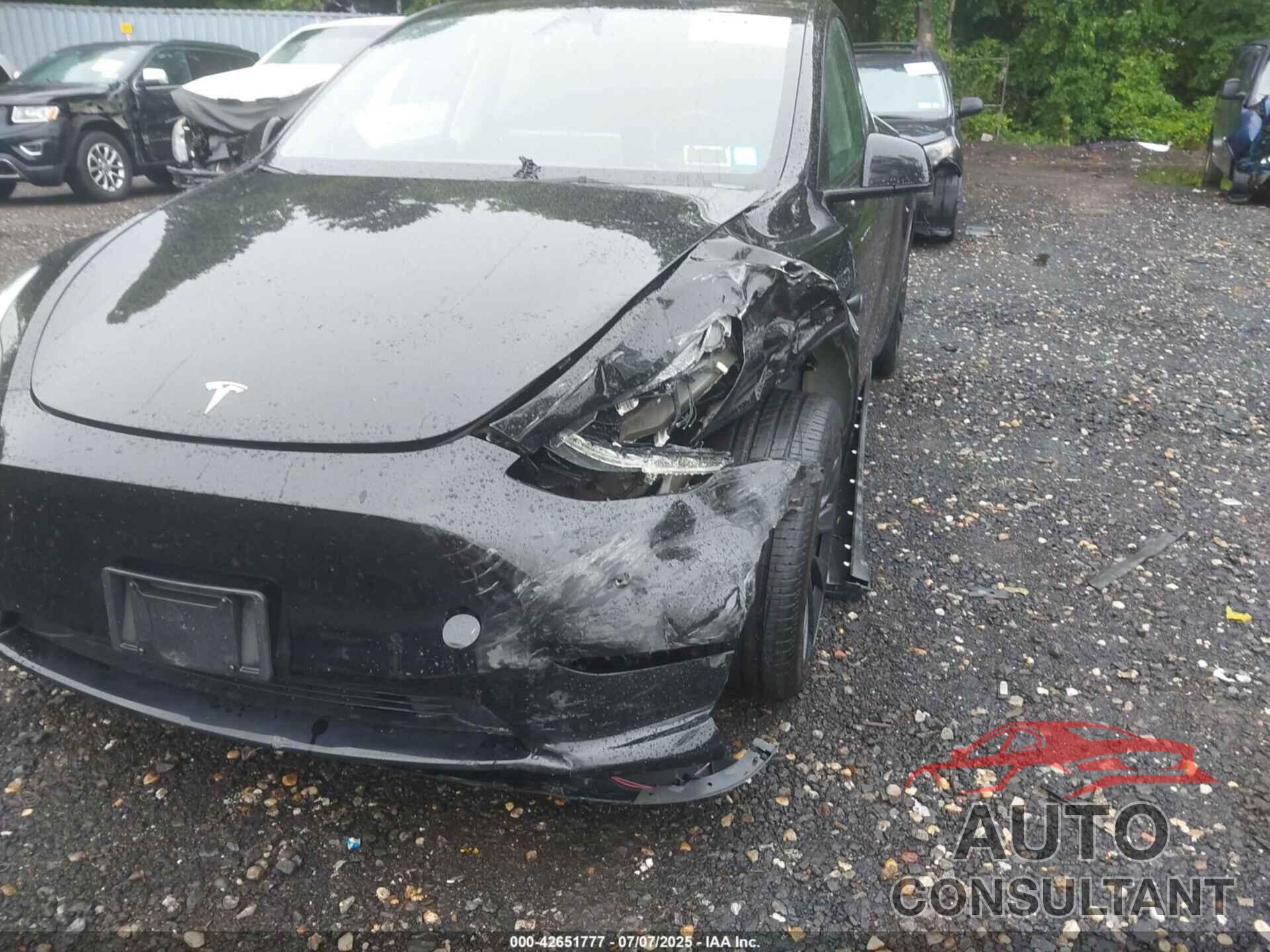 TESLA MODEL Y 2023 - 7SAYGDEE4PF857740