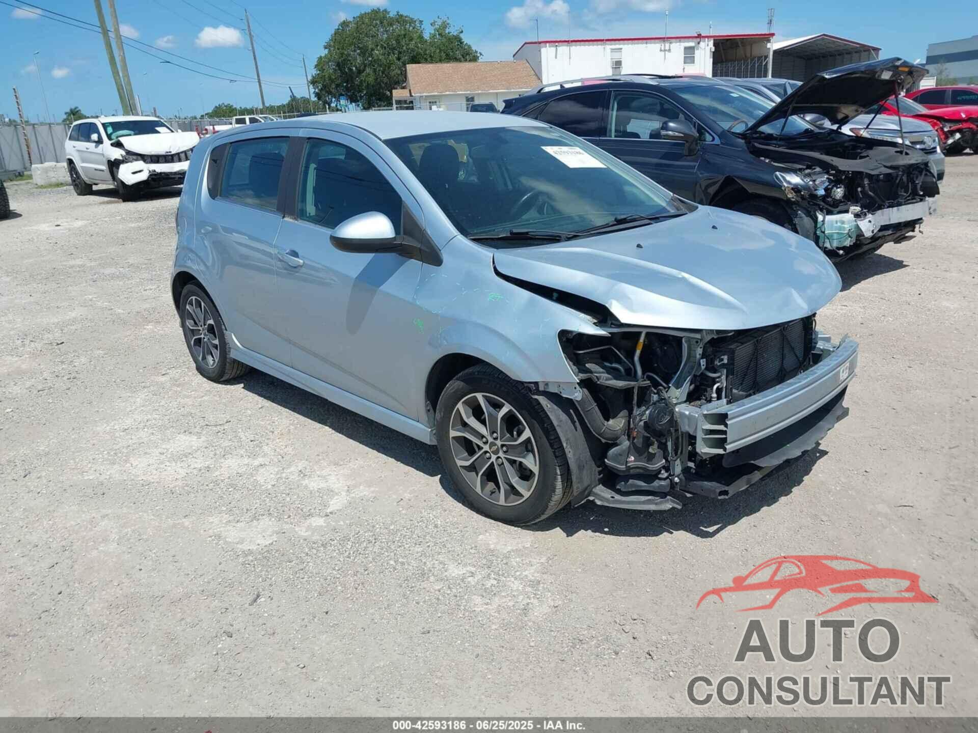 CHEVROLET SONIC 2017 - 1G1JD6SG2H4137394