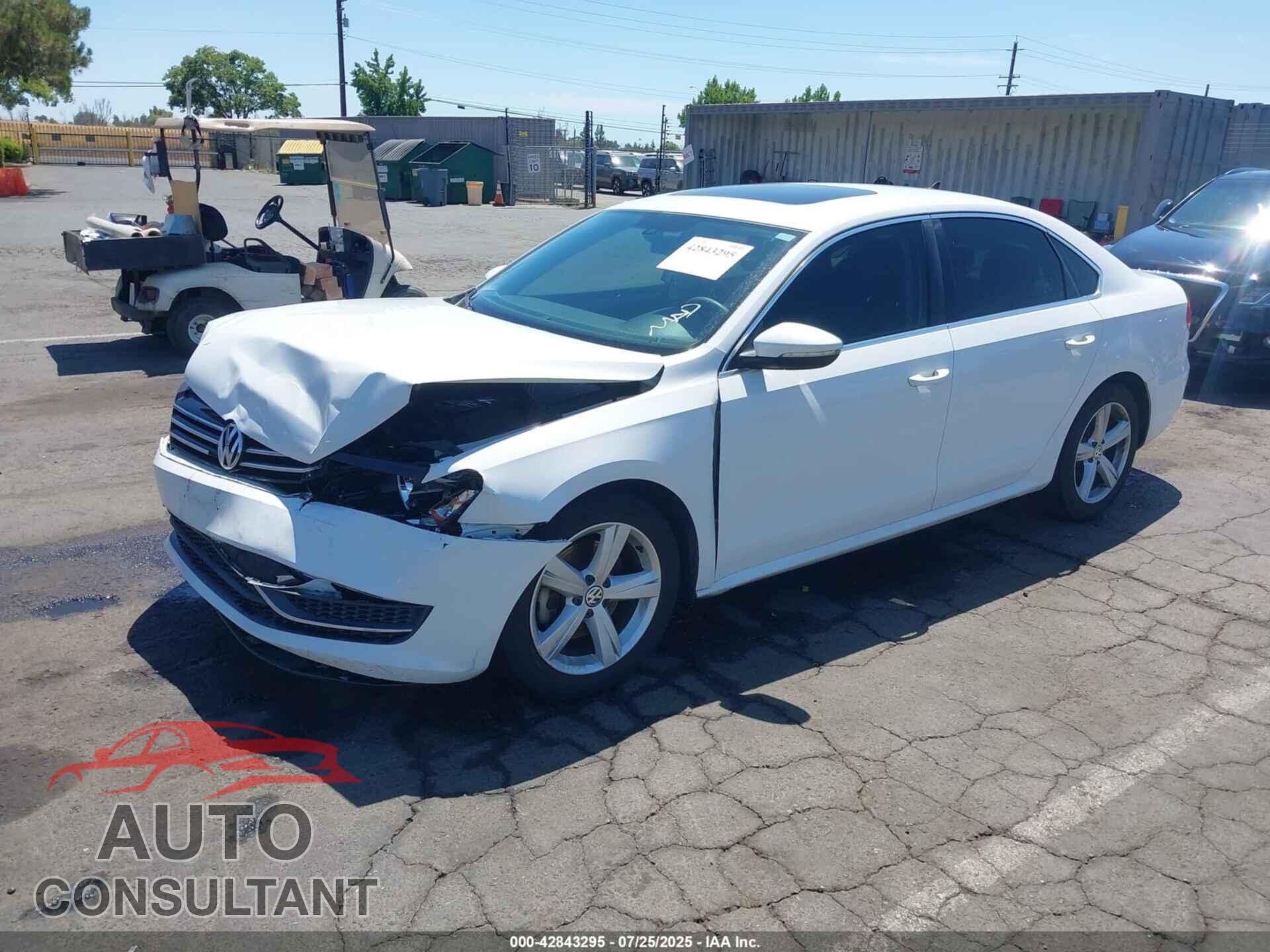 VOLKSWAGEN PASSAT 2012 - 1VWBP7A31CC010820