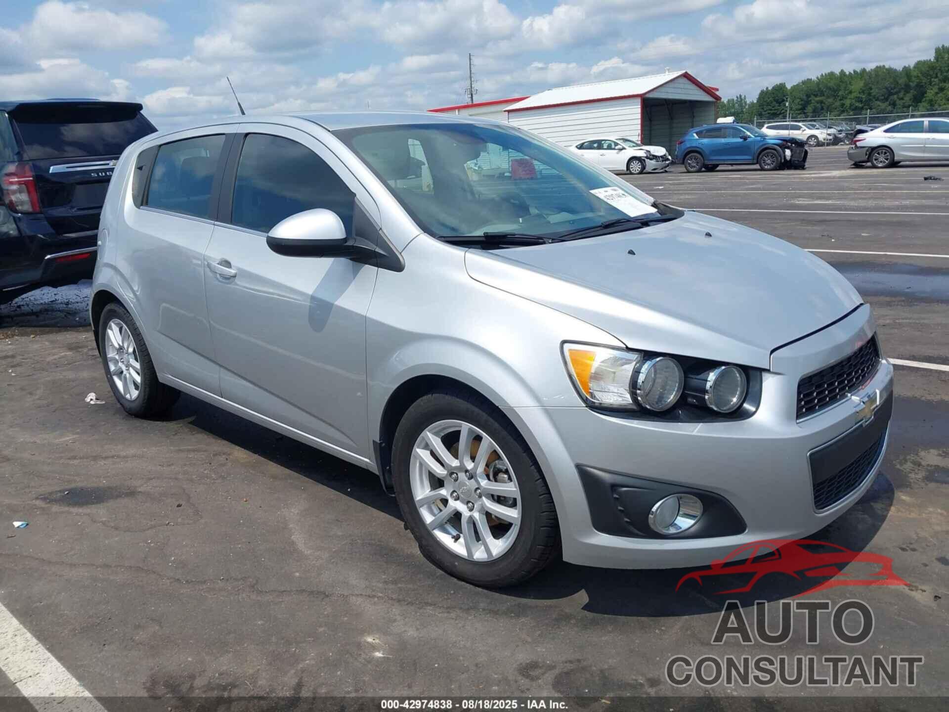 CHEVROLET SONIC 2012 - 1G1JC6SH6C4224994