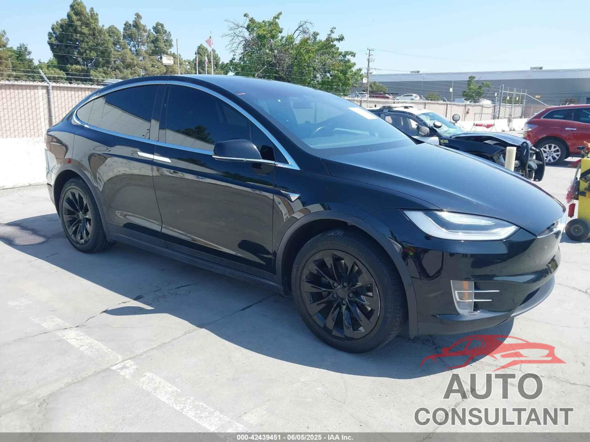TESLA MODEL X 2017 - 5YJXCBE23HF027198